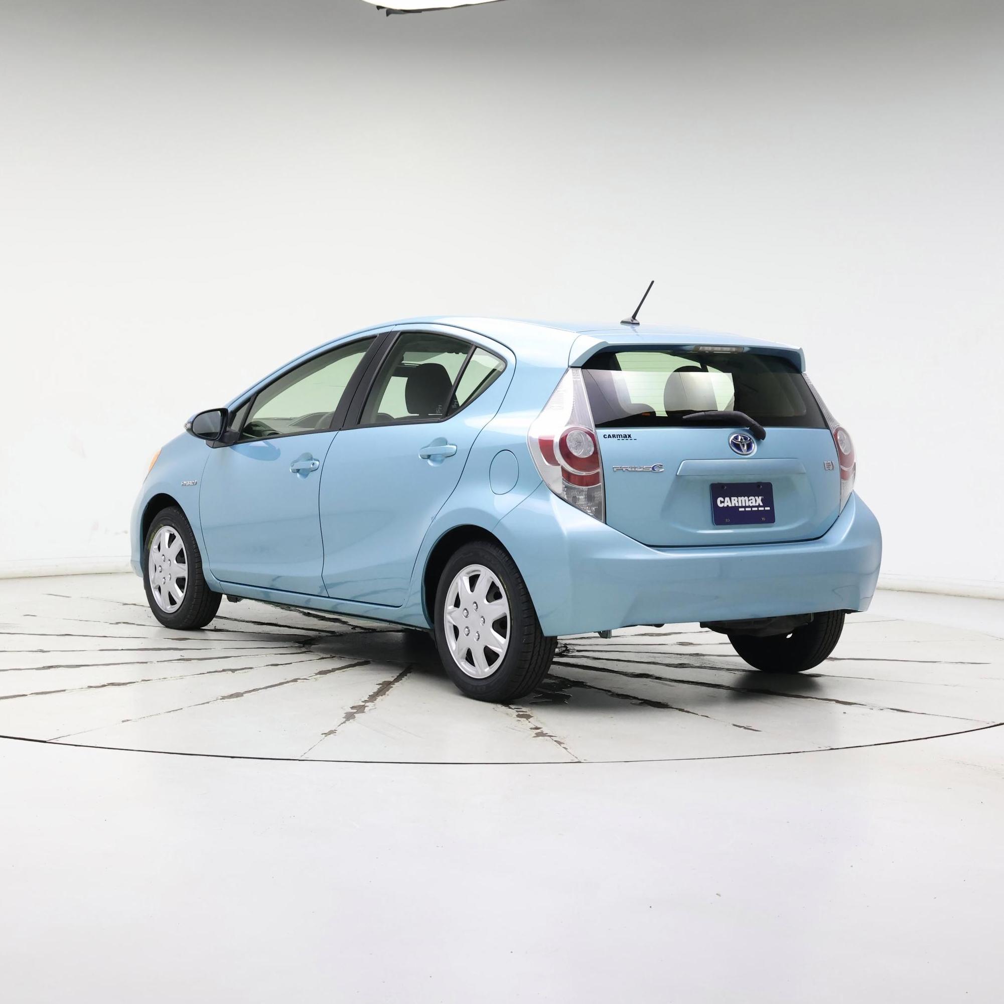 Thumbnail: 2014 Toyota Prius c - 2
