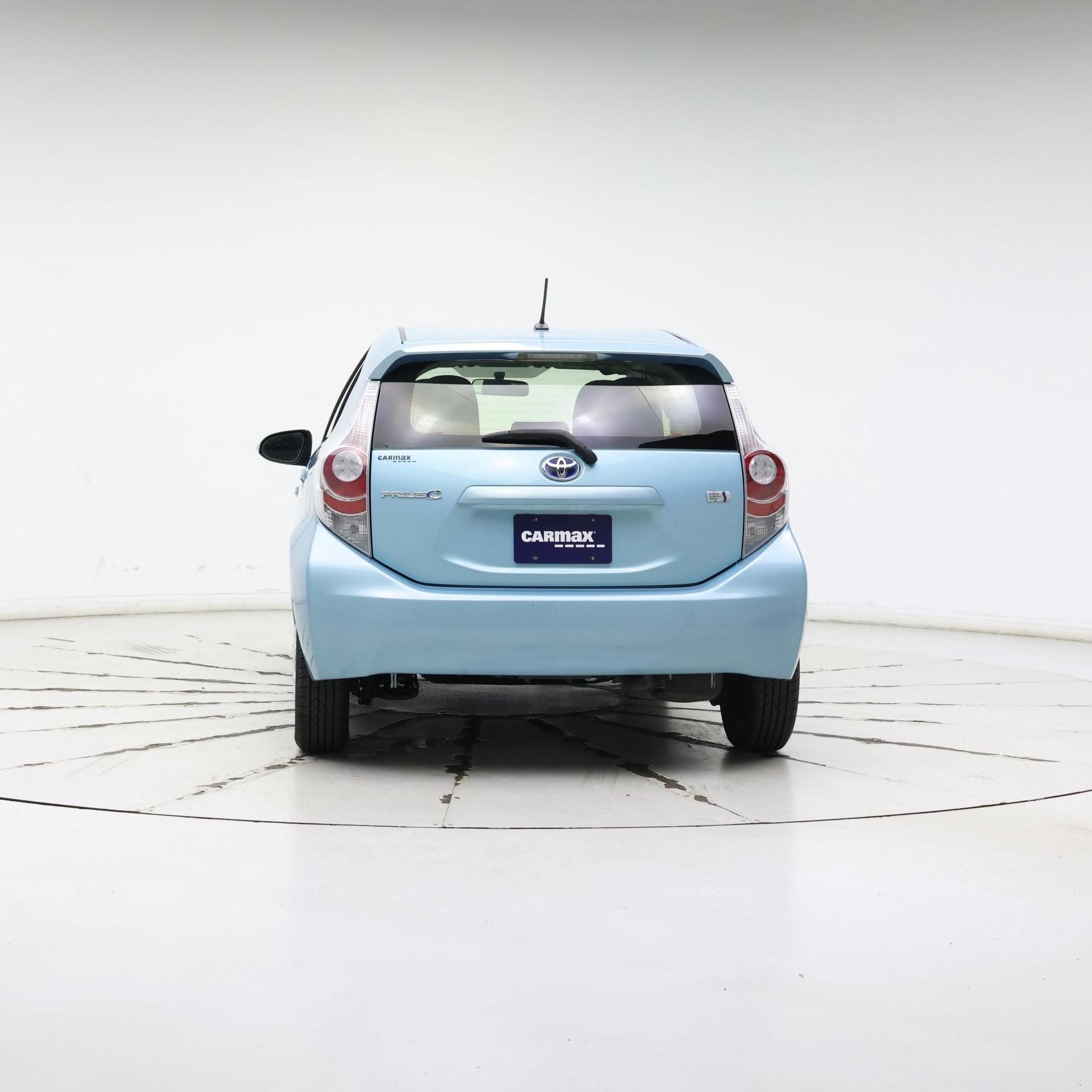 Thumbnail: 2014 Toyota Prius c - 6