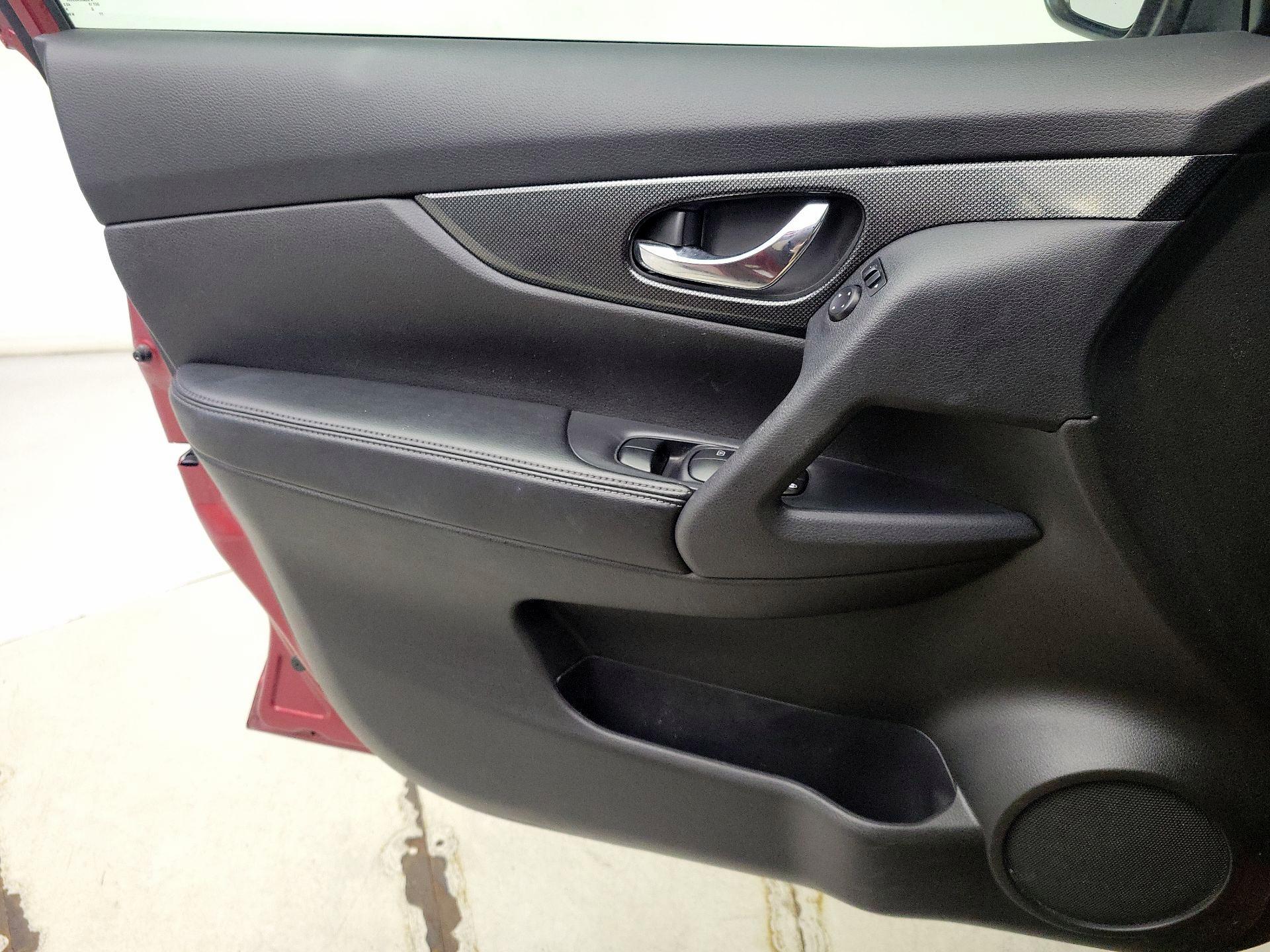 Thumbnail: 2014 Nissan Rogue - 12