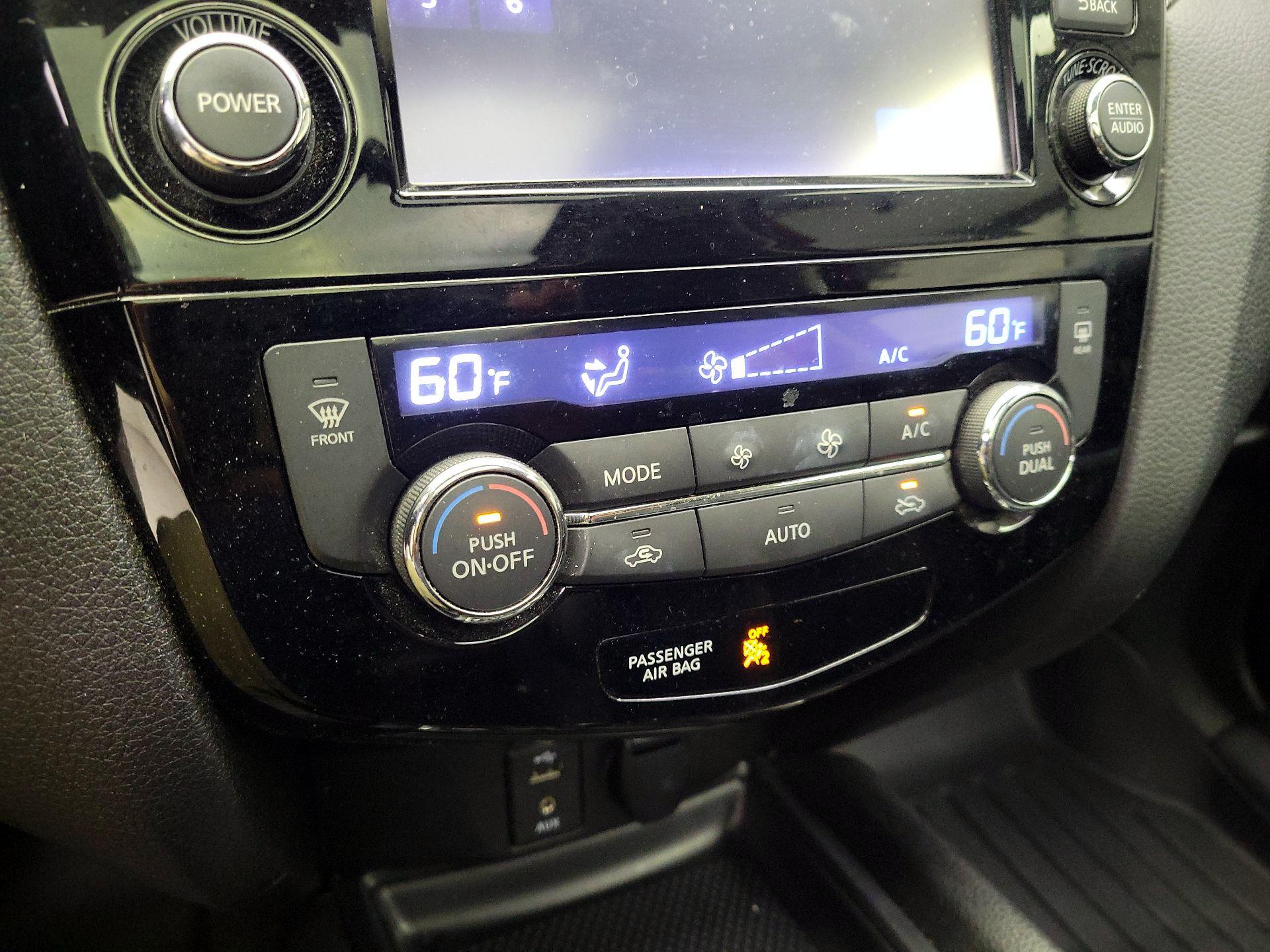 Thumbnail: 2014 Nissan Rogue - 17