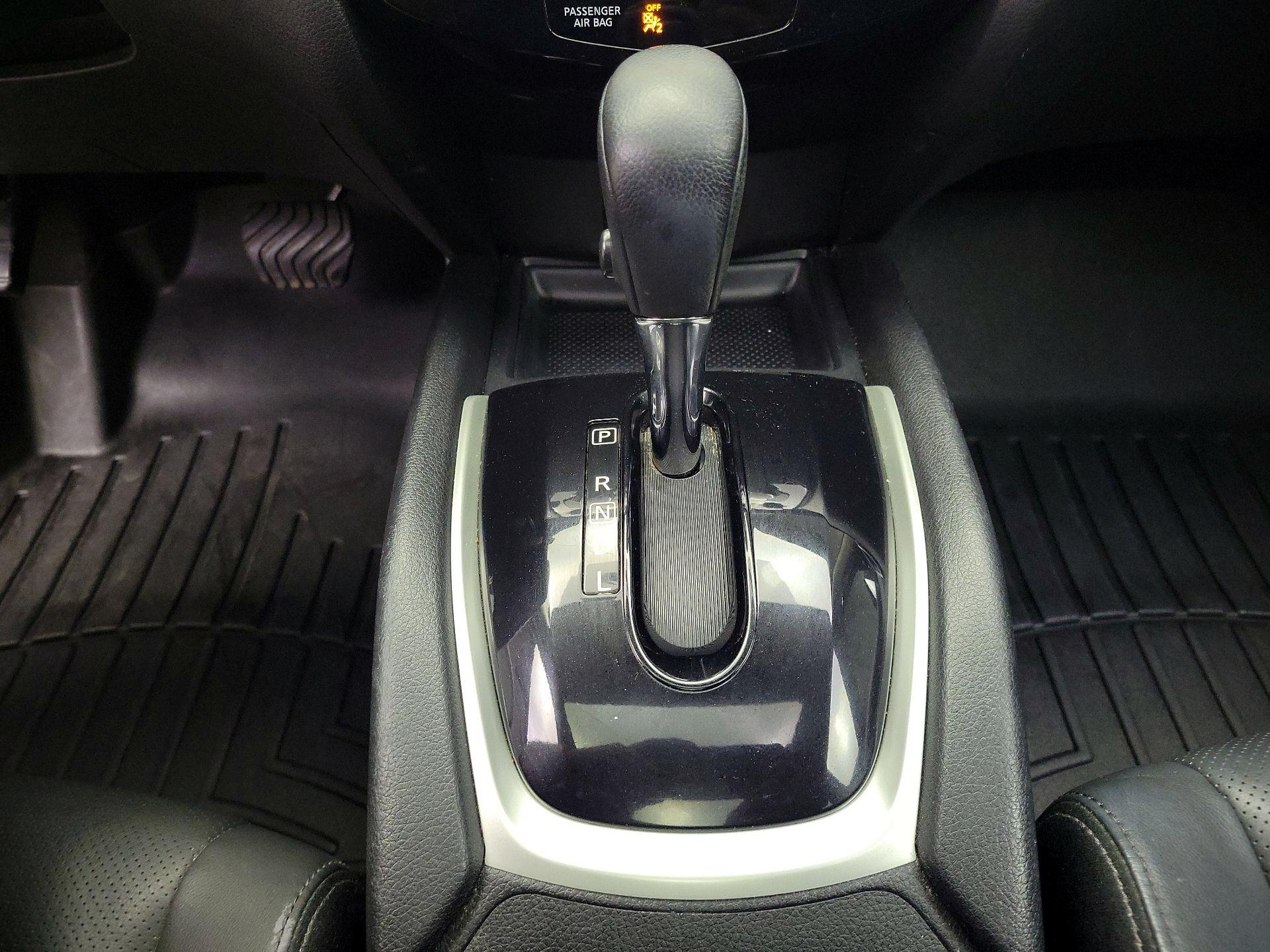 Thumbnail: 2014 Nissan Rogue - 18