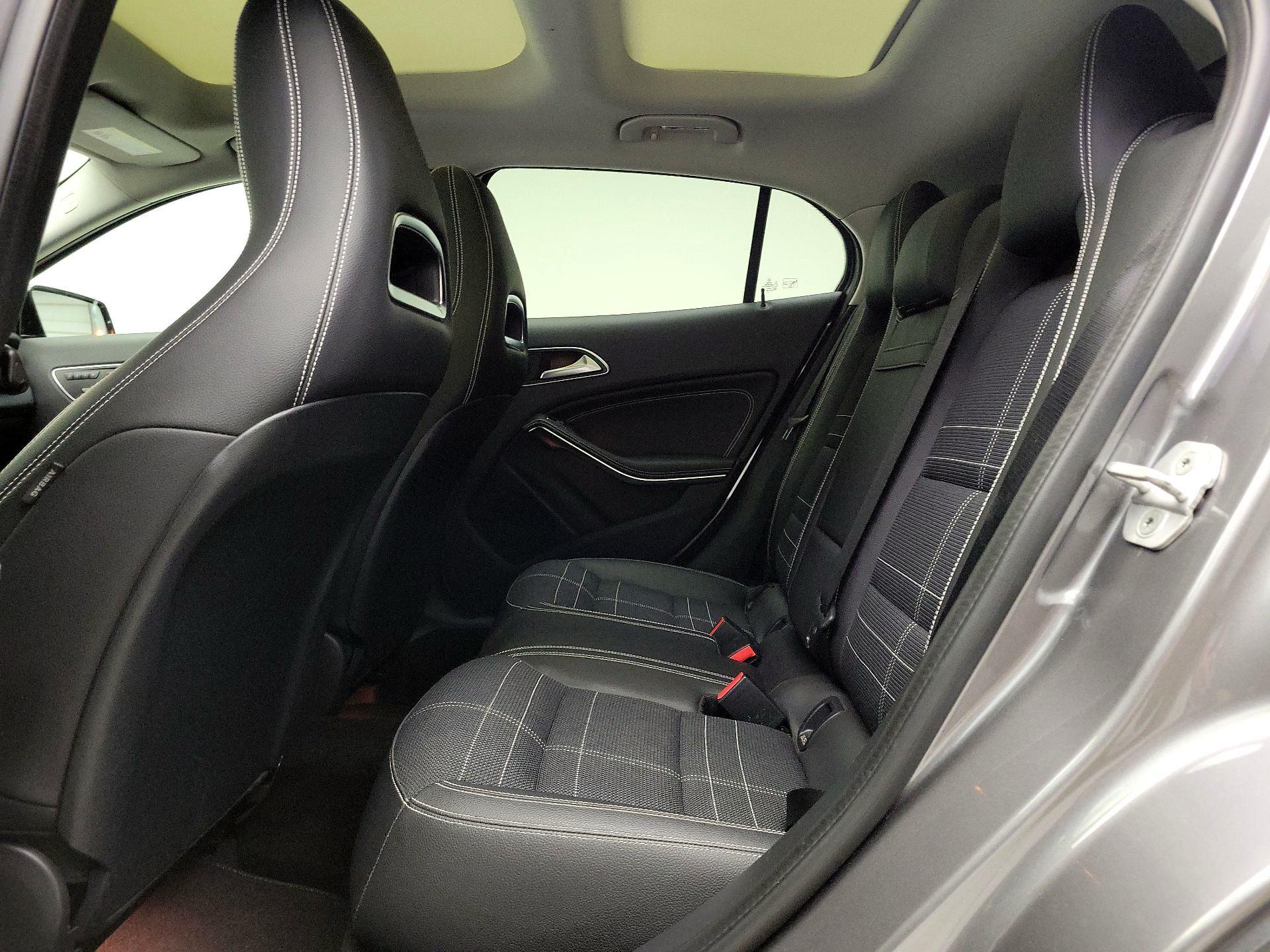 Thumbnail: 2017 Mercedes-Benz GLA - 19