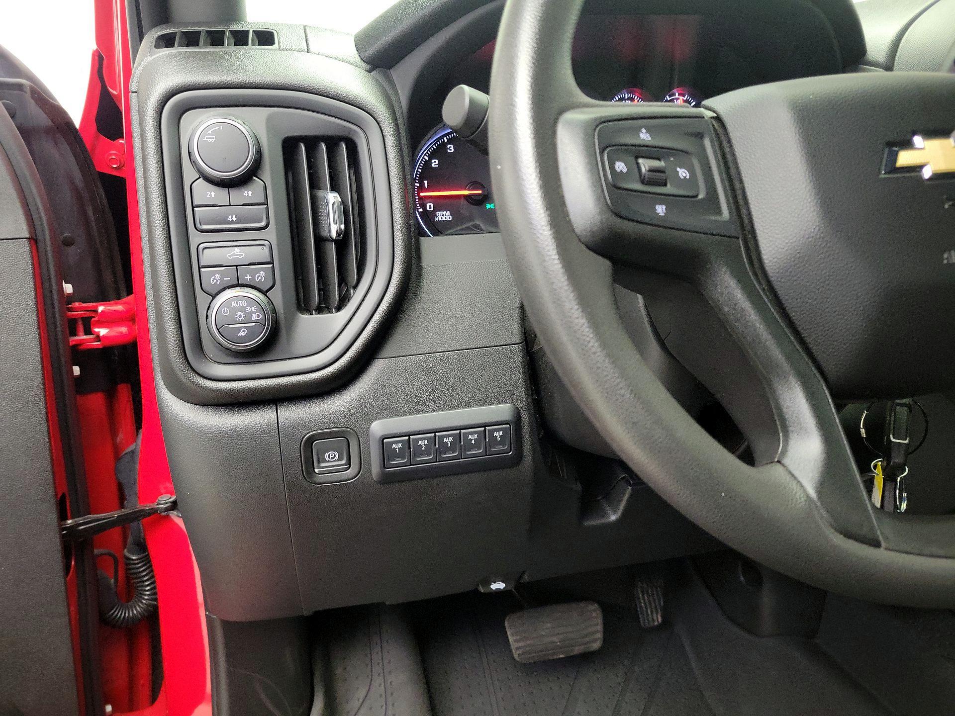 Thumbnail: 2023 Chevrolet Silverado 2500 - 13
