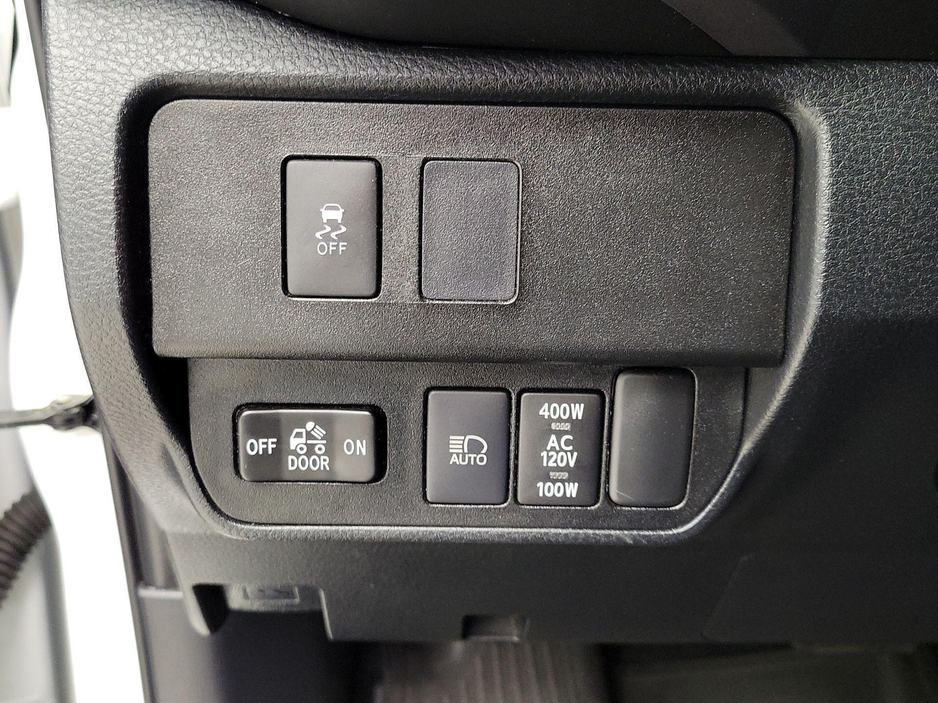 Thumbnail: 2021 Toyota Tacoma - 13