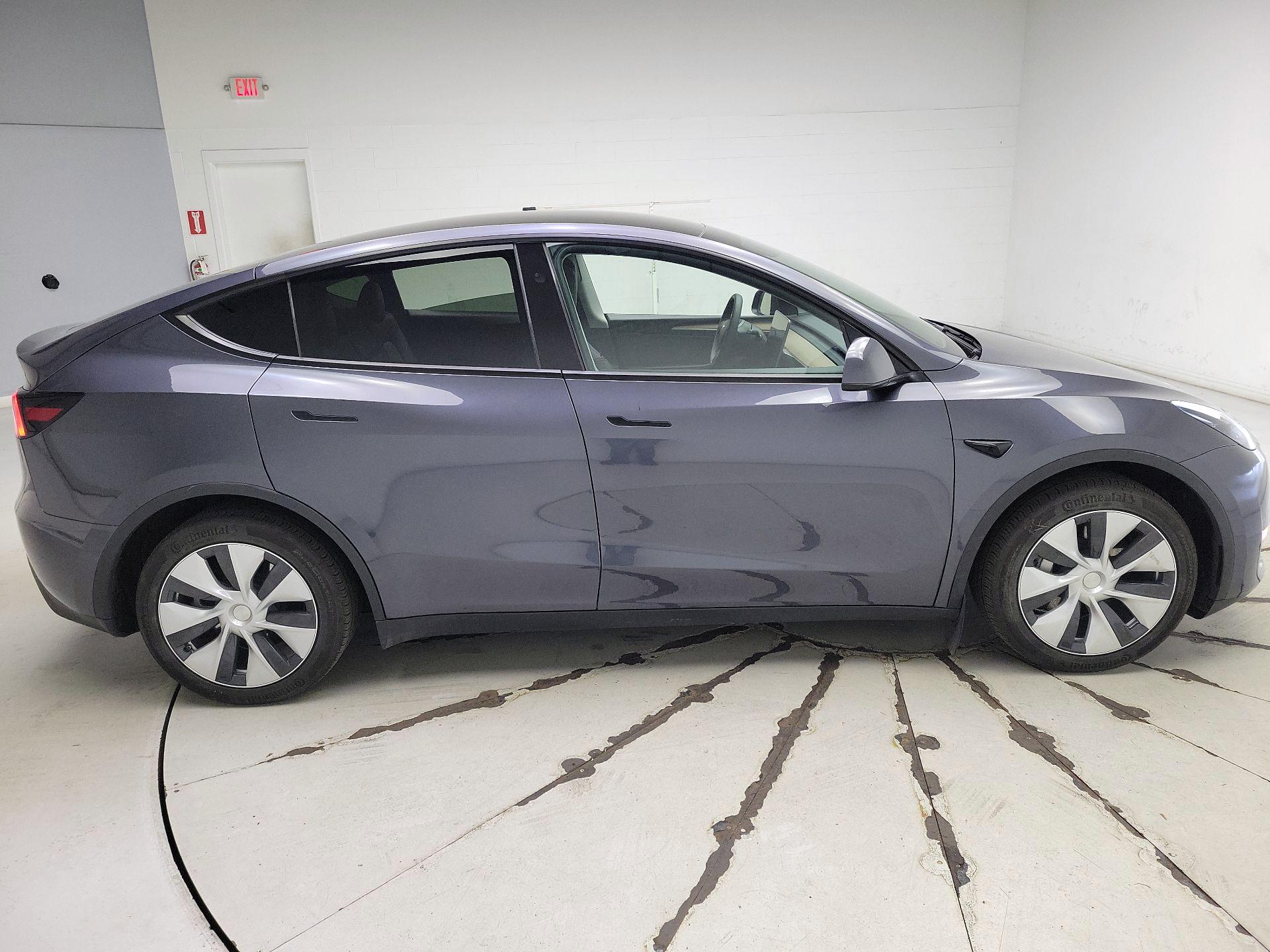 Thumbnail: 2023 Tesla Model Y - 4