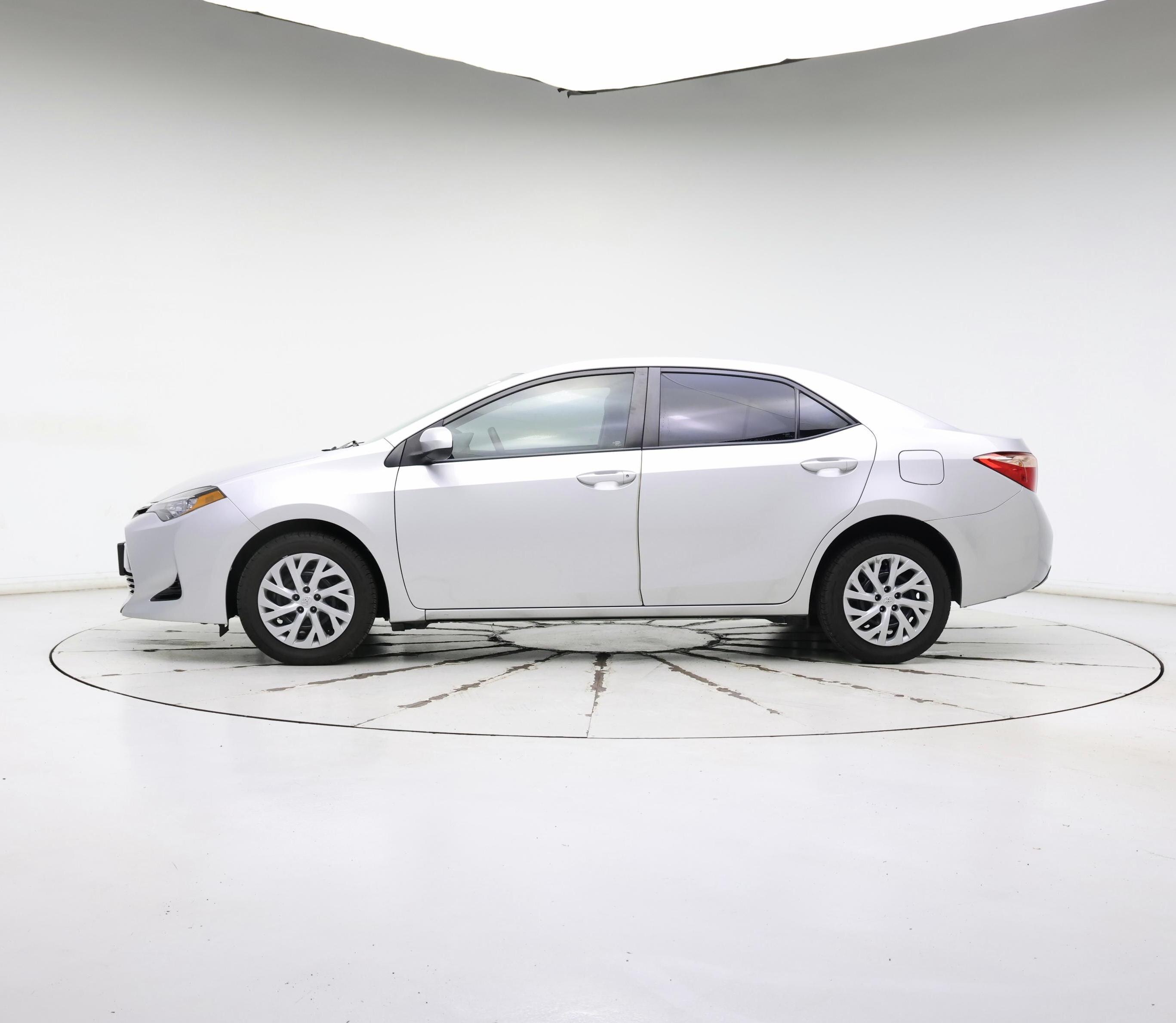Thumbnail: 2017 Toyota Corolla - 3