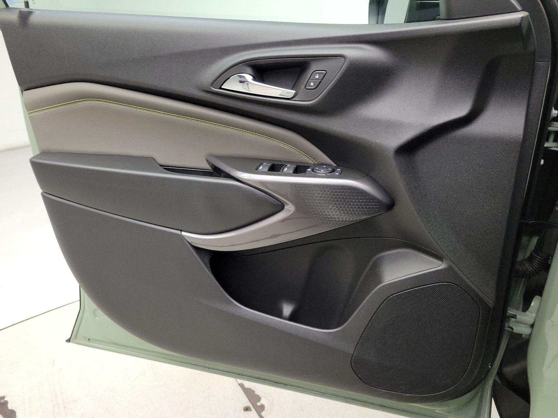 Thumbnail: 2025 Chevrolet Trax - 12