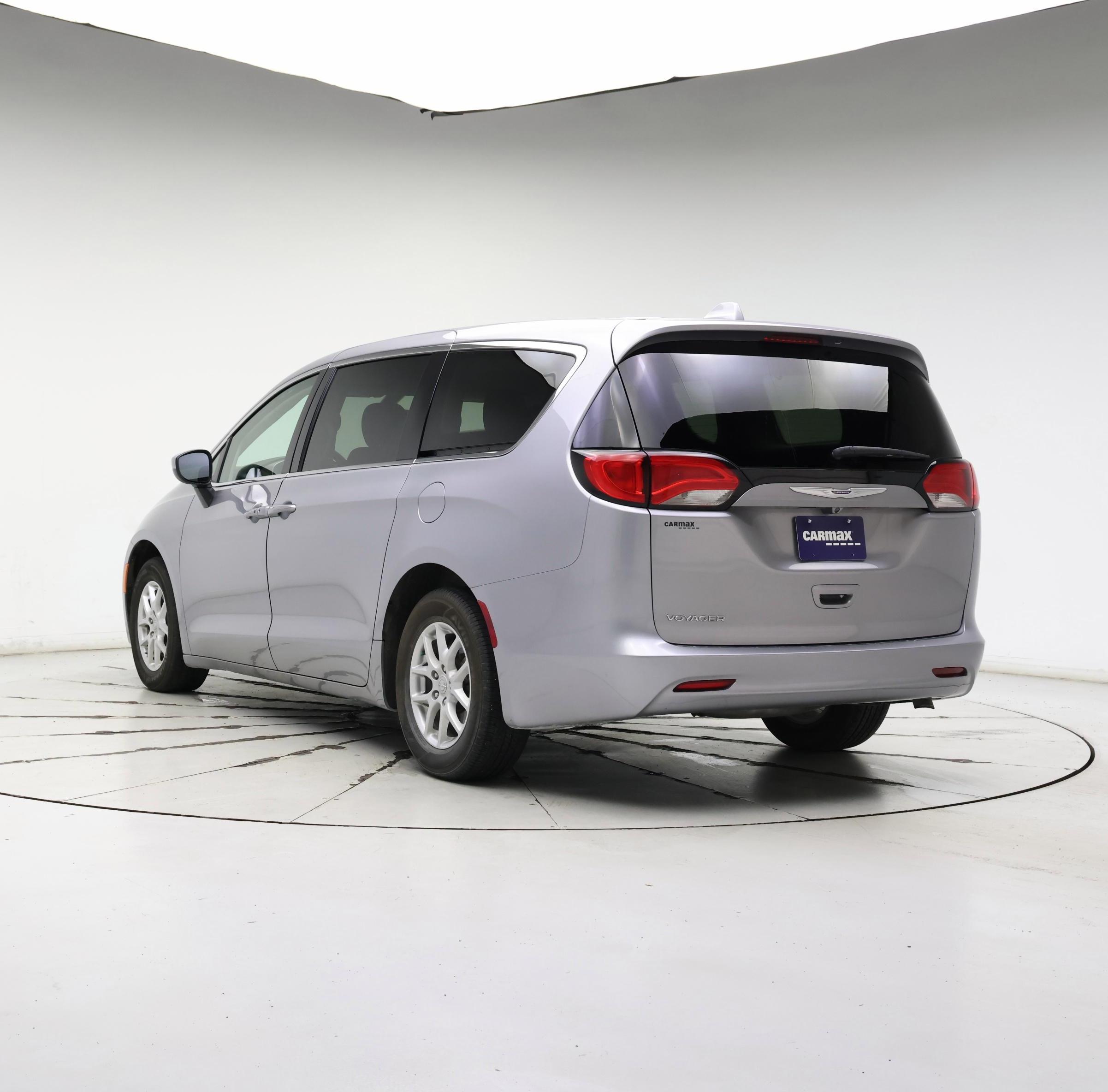 Thumbnail: 2020 Chrysler Voyager - 2