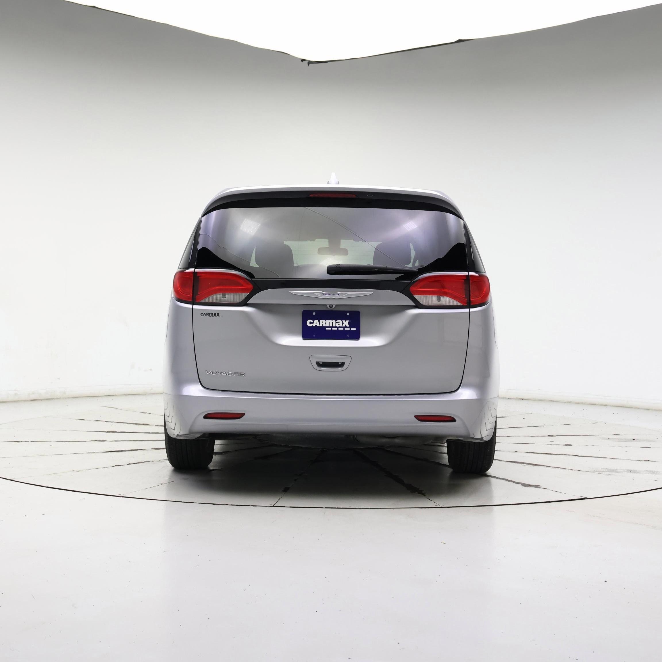 Thumbnail: 2020 Chrysler Voyager - 6