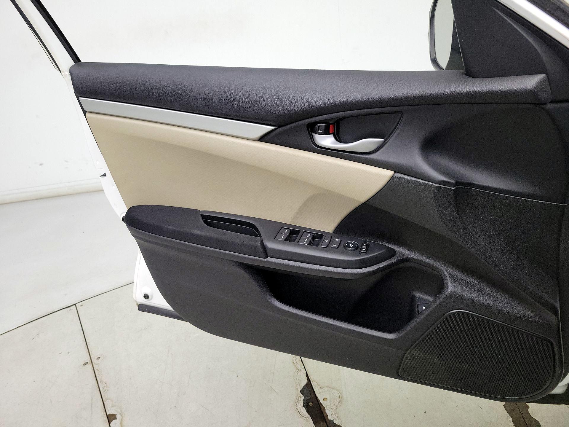 Thumbnail: 2017 Honda Civic - 12