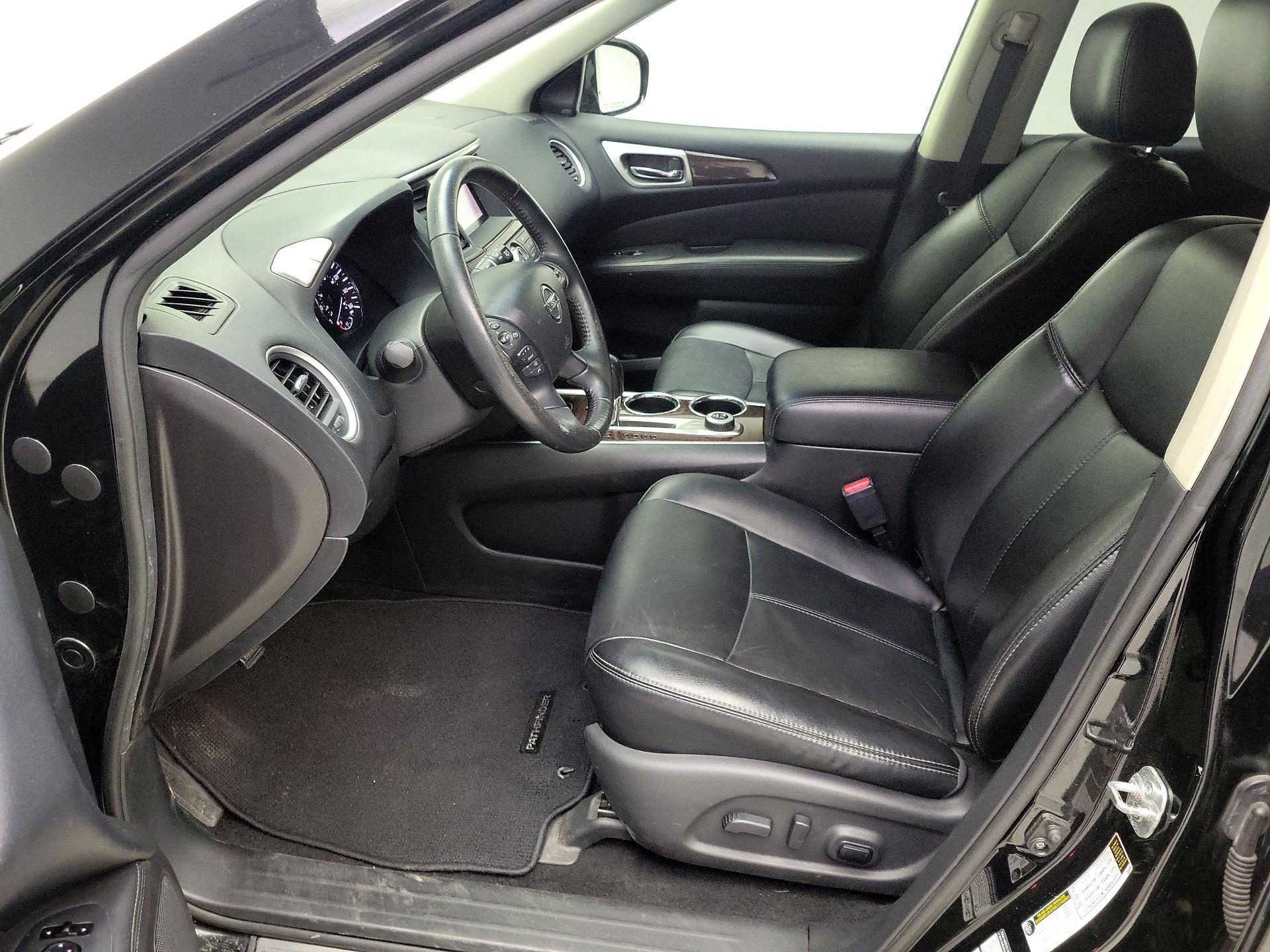 Thumbnail: 2015 Nissan Pathfinder - 11