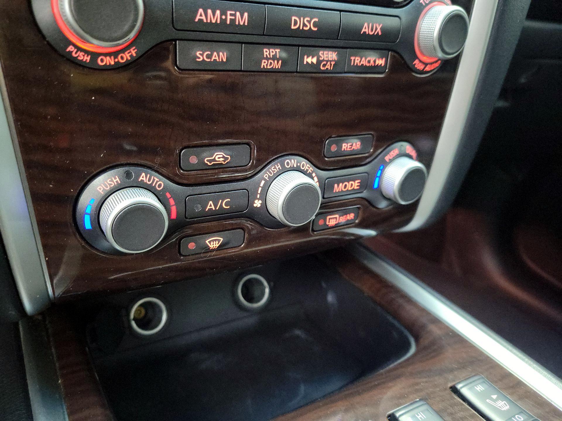 Thumbnail: 2015 Nissan Pathfinder - 16