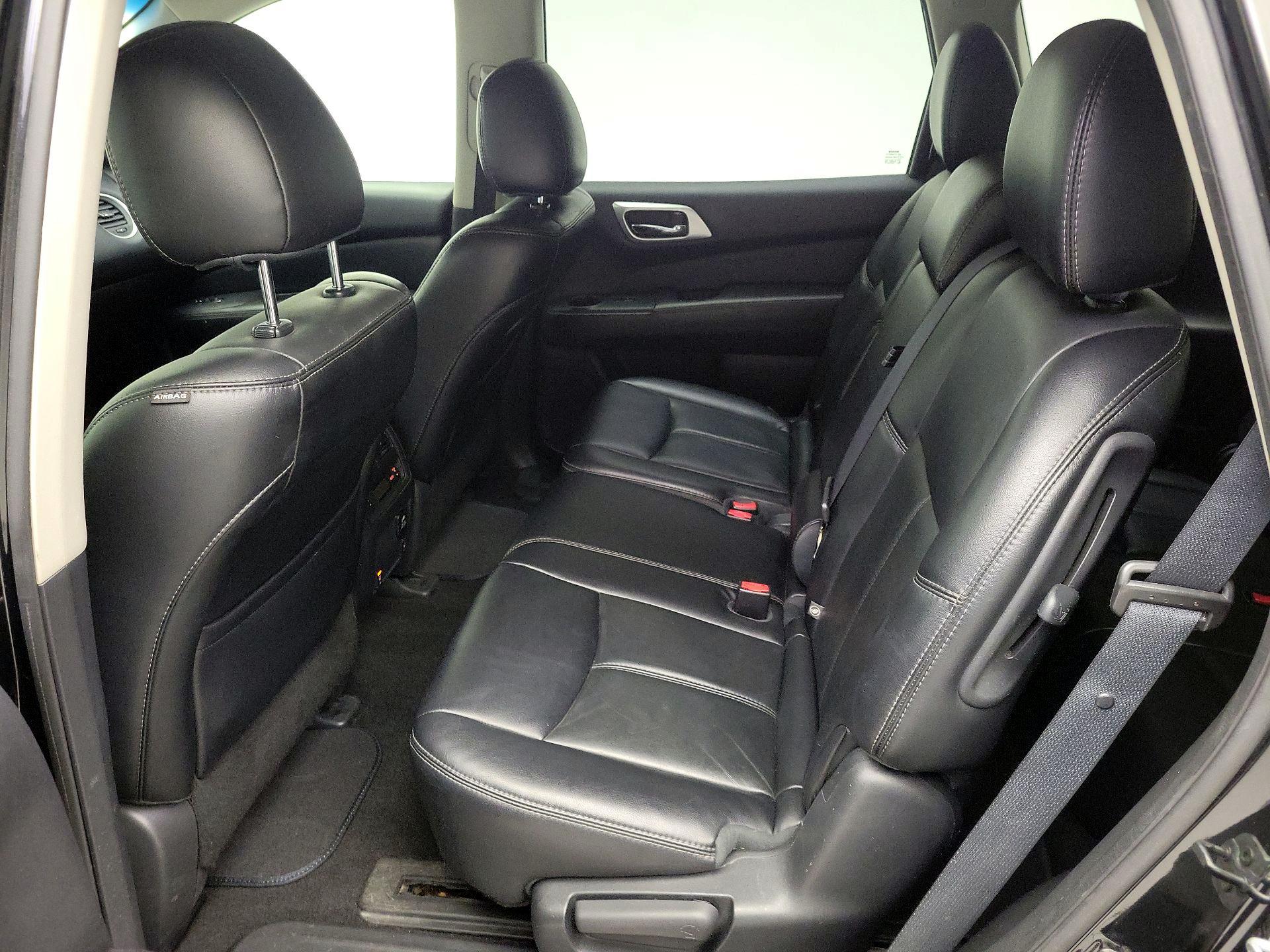 Thumbnail: 2015 Nissan Pathfinder - 19