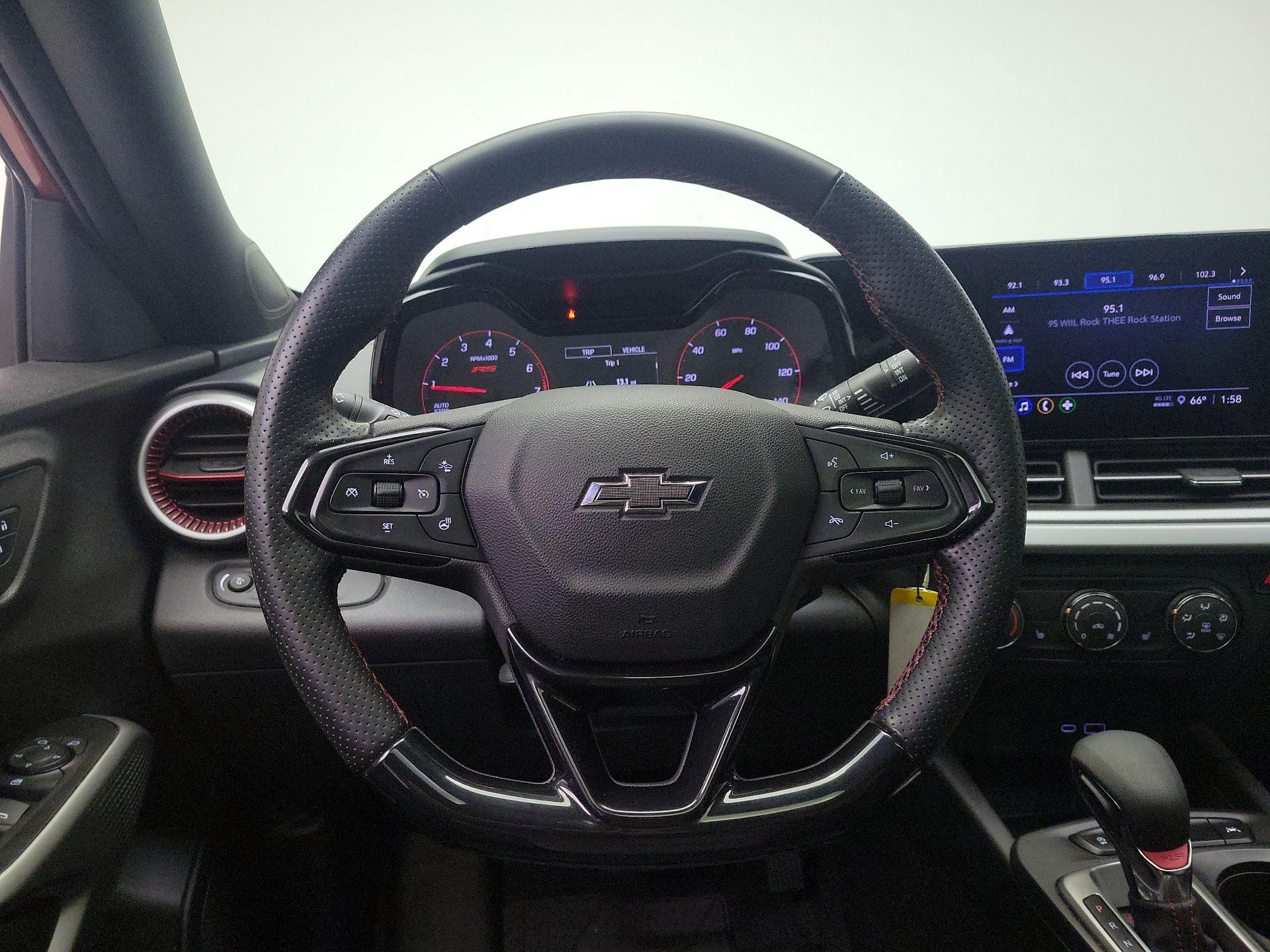 Thumbnail: 2024 Chevrolet Trax - 10