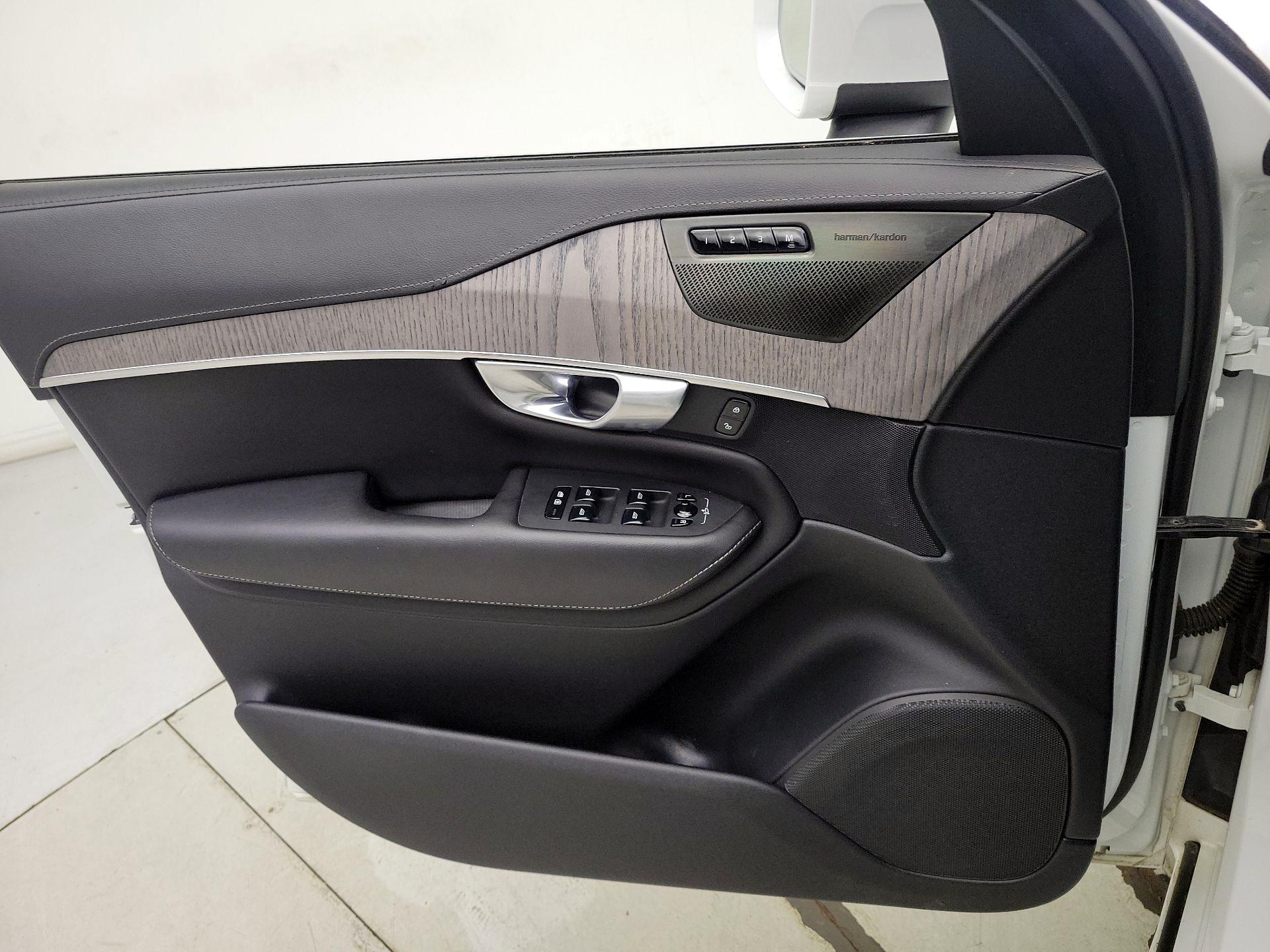 Thumbnail: 2021 Volvo XC90 - 12