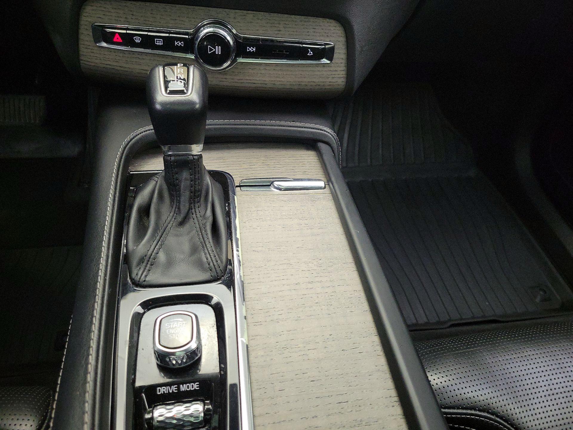 Thumbnail: 2021 Volvo XC90 - 18