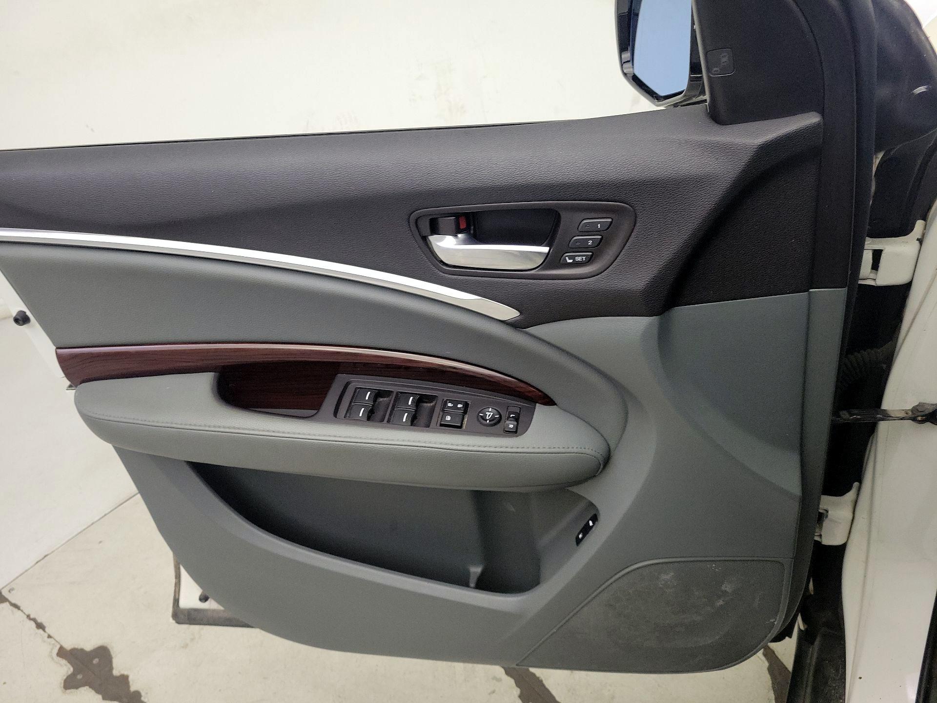 Thumbnail: 2015 Acura MDX - 12