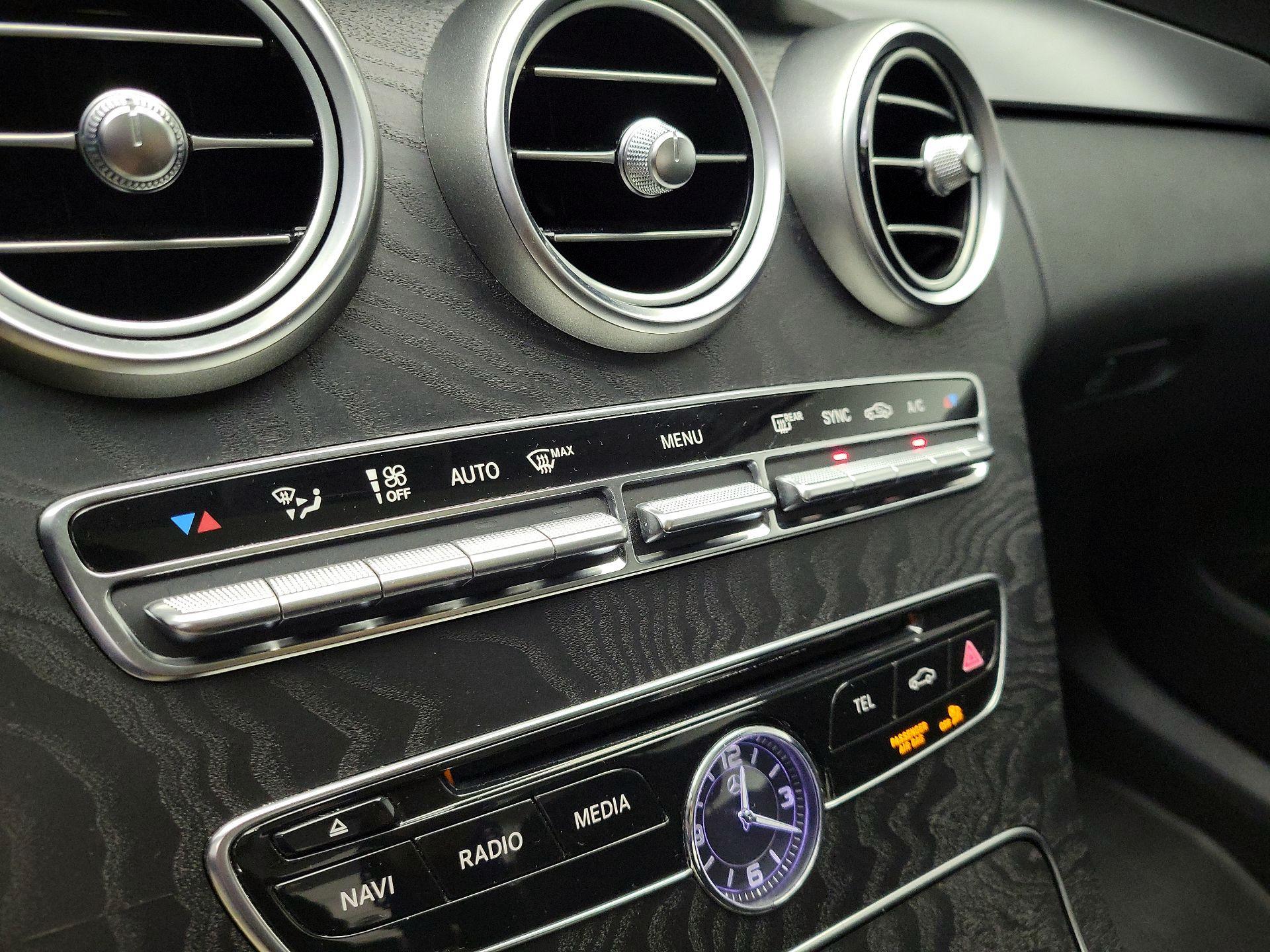 Thumbnail: 2015 Mercedes-Benz C-Class - 17