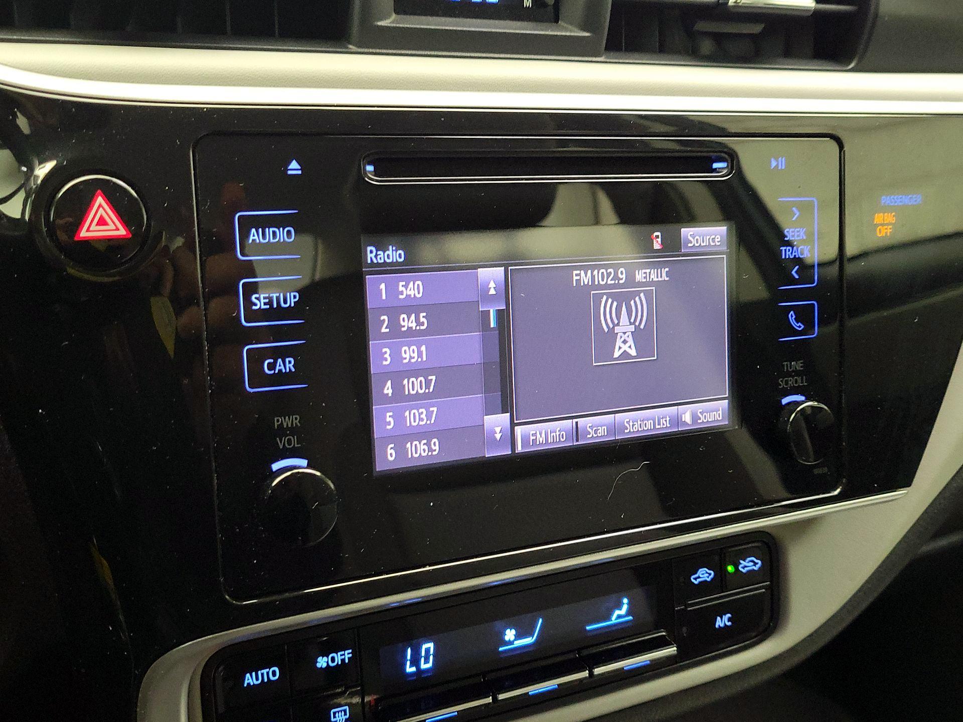 Thumbnail: 2018 Toyota Corolla - 15