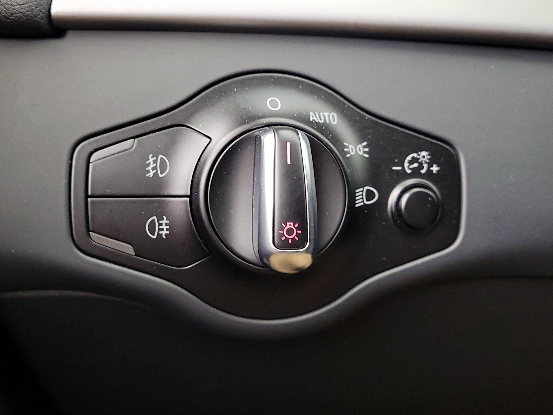 Thumbnail: 2015 Audi A4 - 13