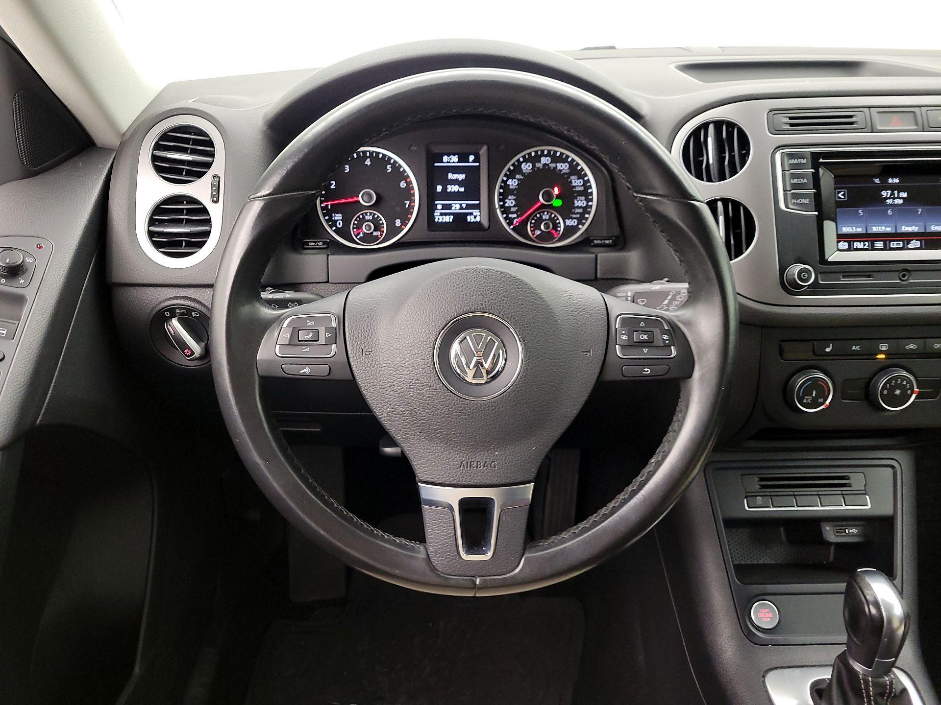 Thumbnail: 2016 Volkswagen Tiguan - 10