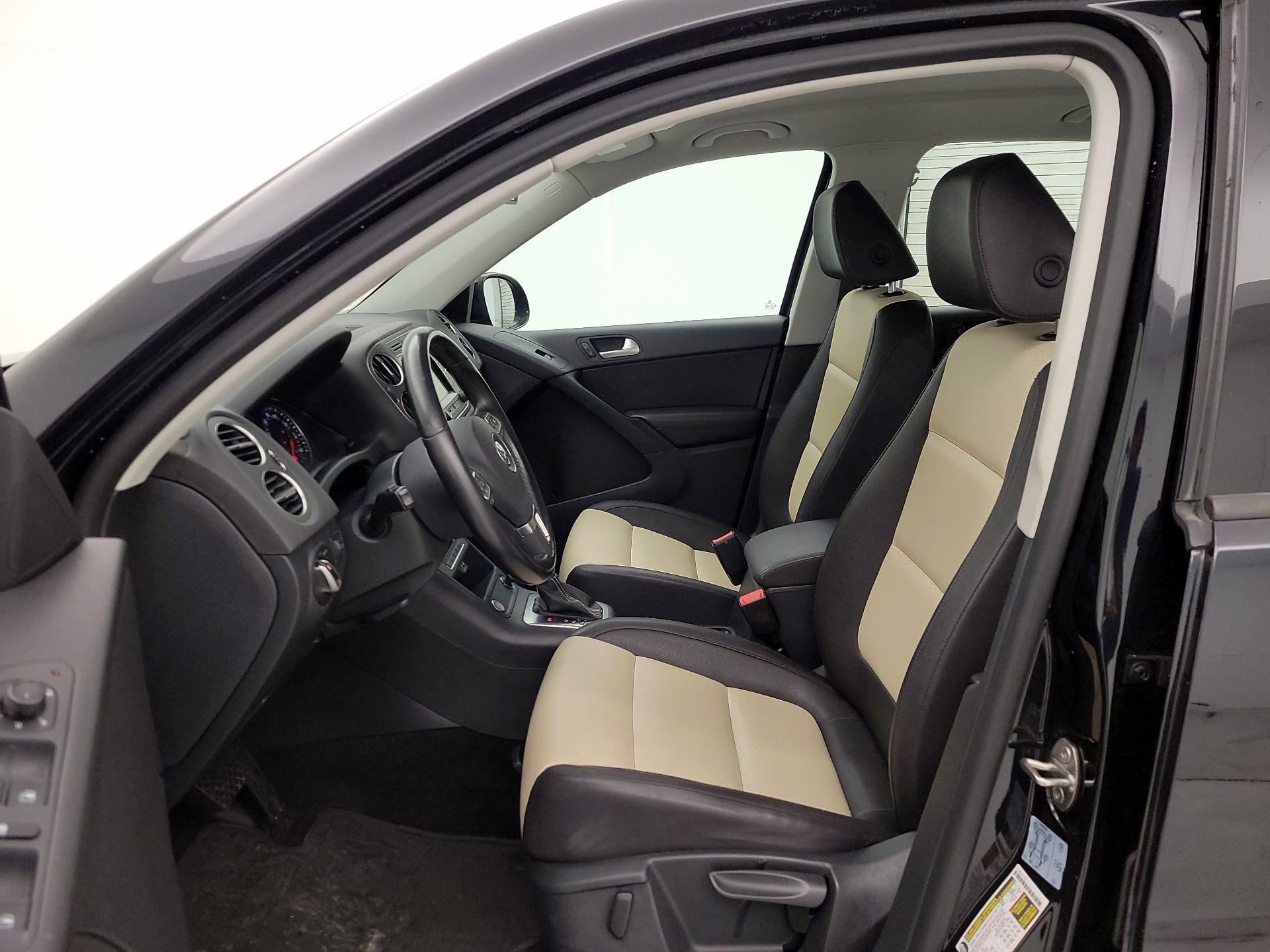 Thumbnail: 2016 Volkswagen Tiguan - 11