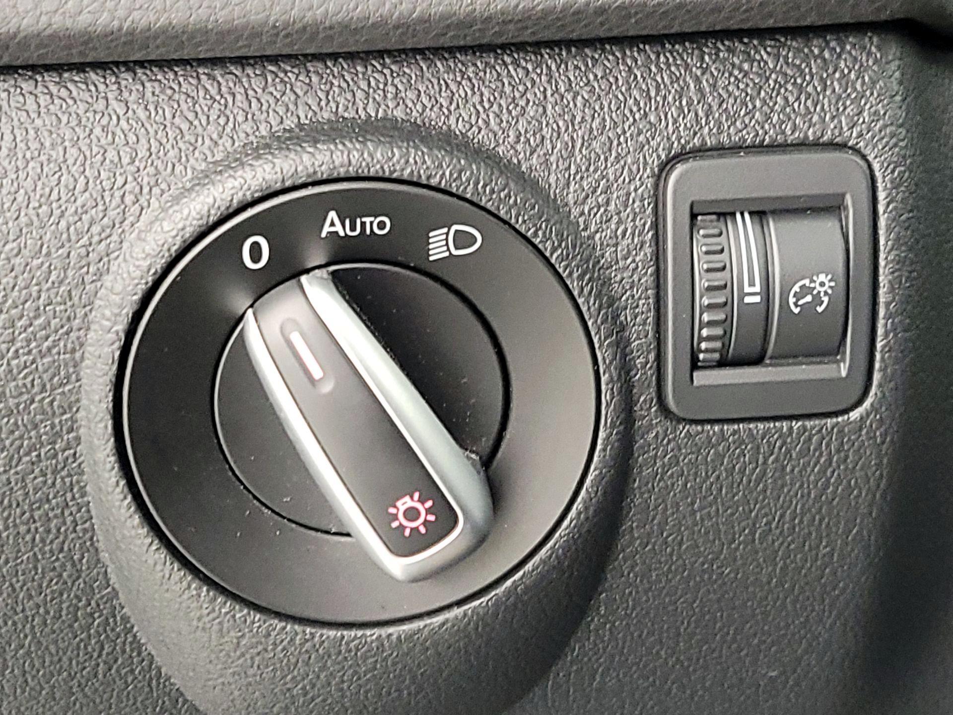 Thumbnail: 2016 Volkswagen Tiguan - 13