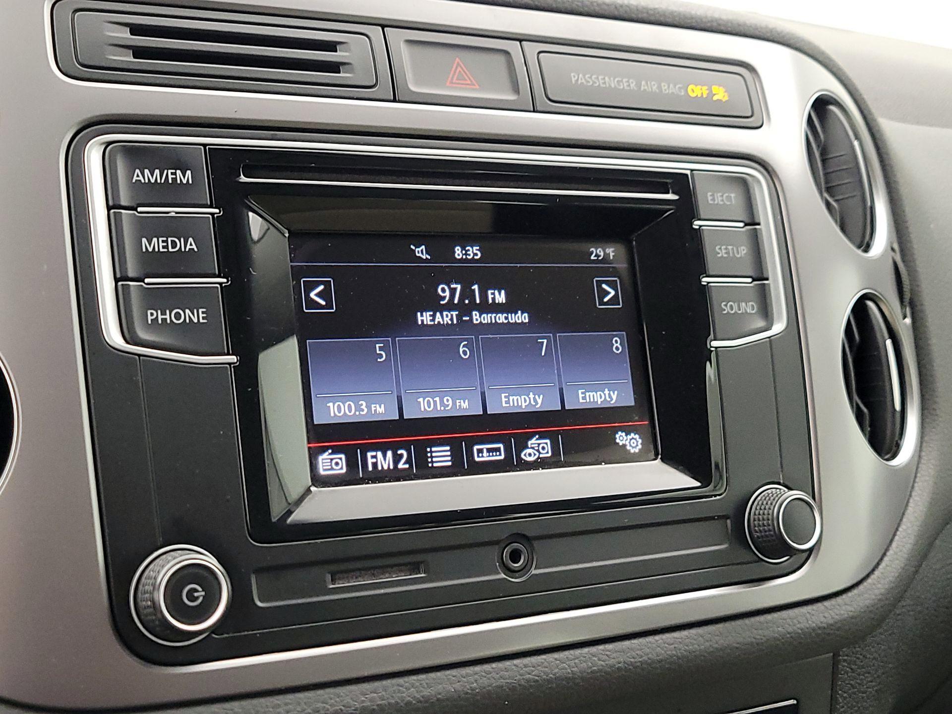 Thumbnail: 2016 Volkswagen Tiguan - 15