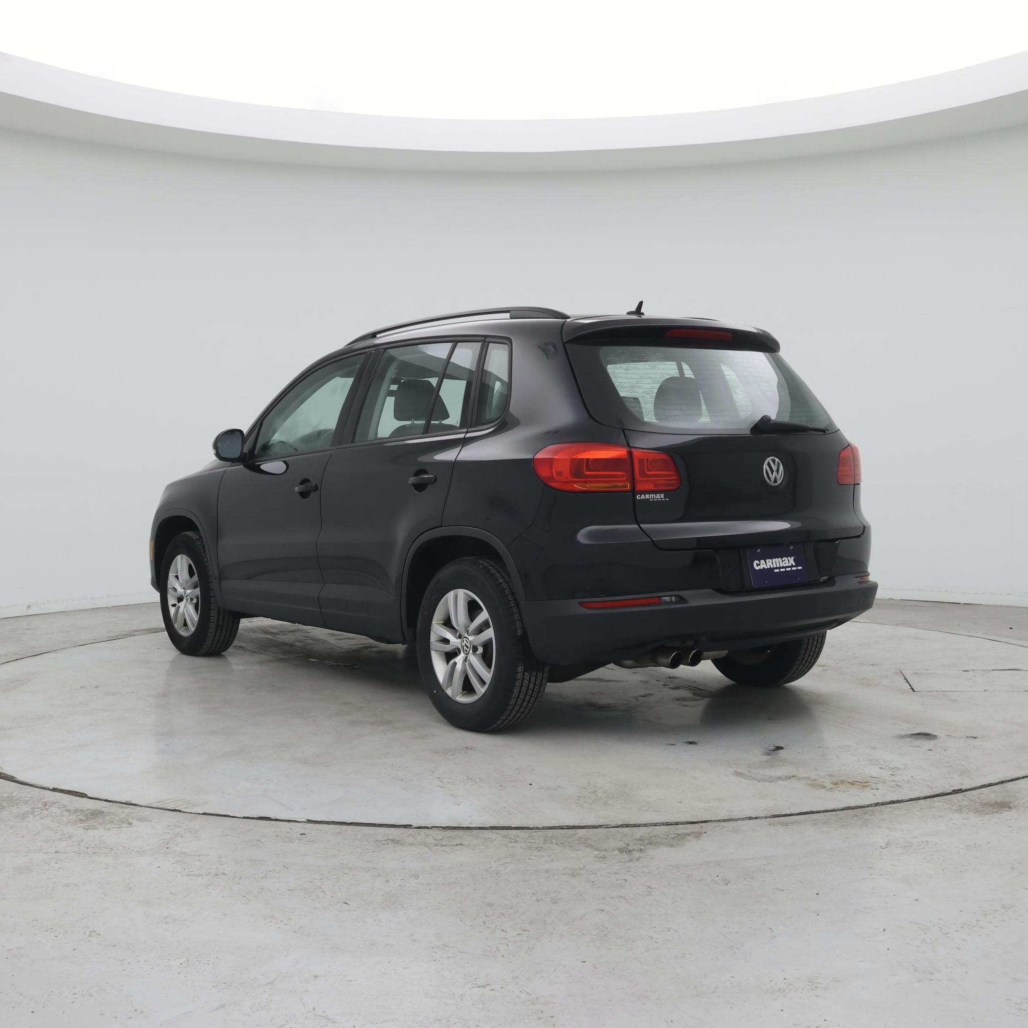 Thumbnail: 2016 Volkswagen Tiguan - 2