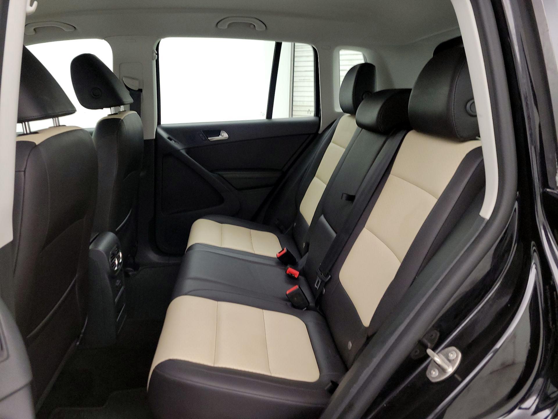 Thumbnail: 2016 Volkswagen Tiguan - 19