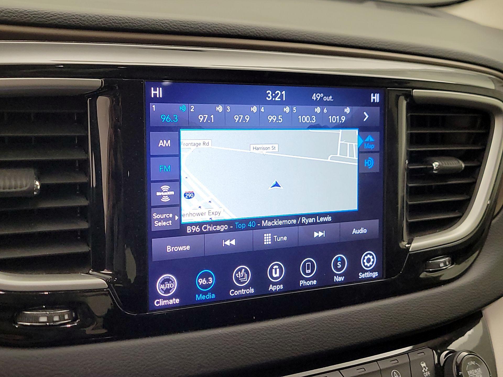 Thumbnail: 2019 Chrysler Pacifica - 14