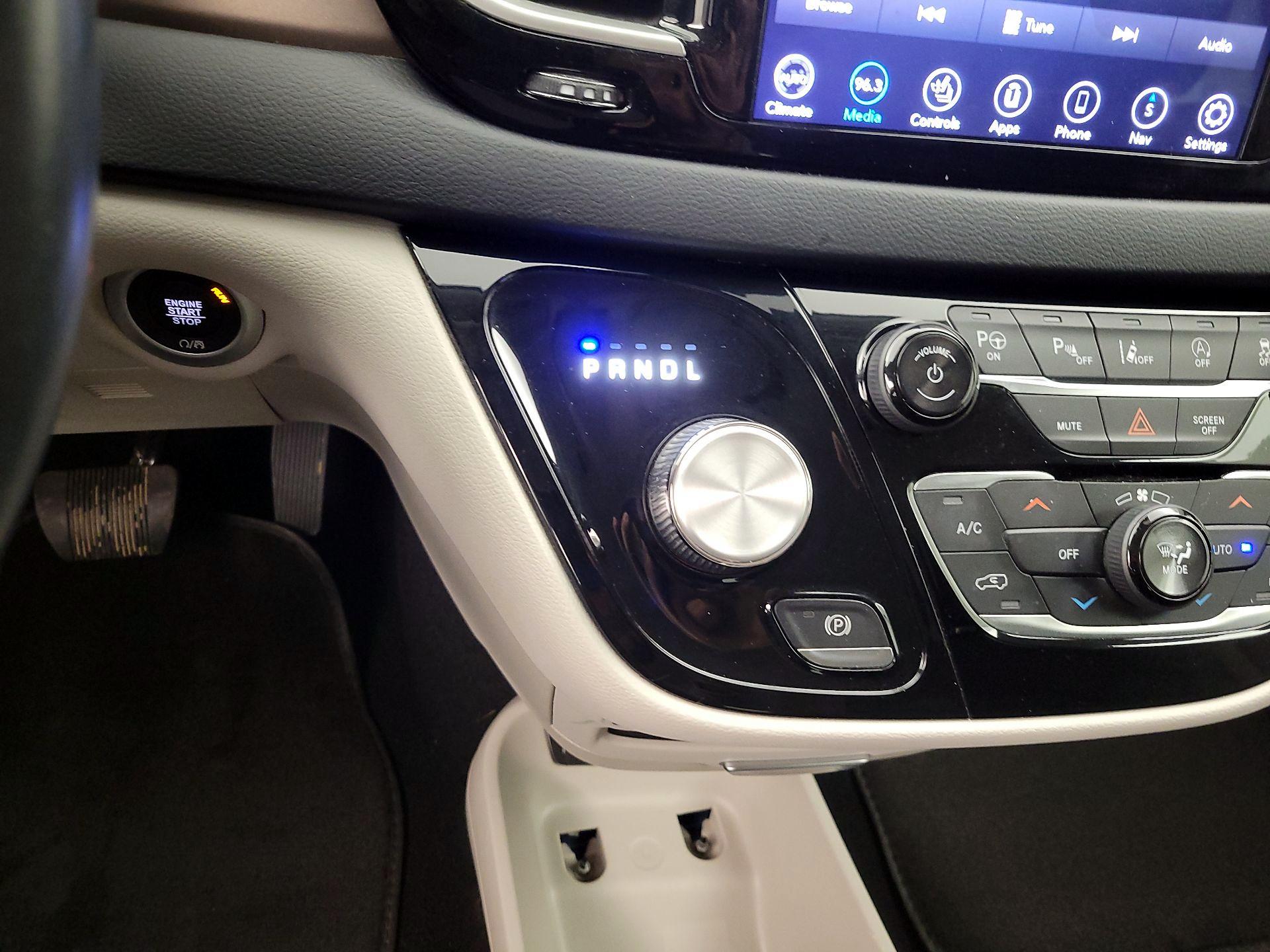 Thumbnail: 2019 Chrysler Pacifica - 18