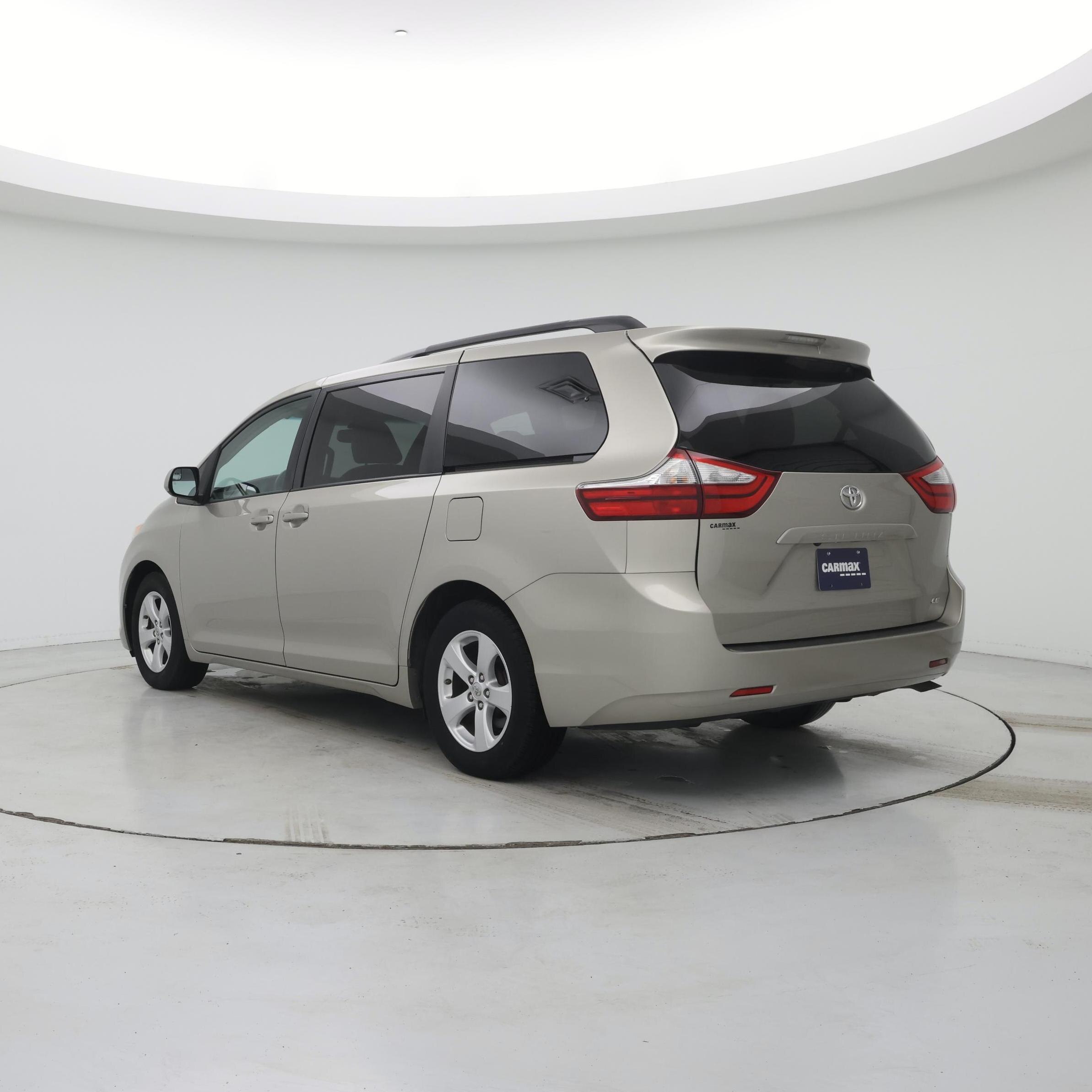 Thumbnail: 2016 Toyota Sienna - 2