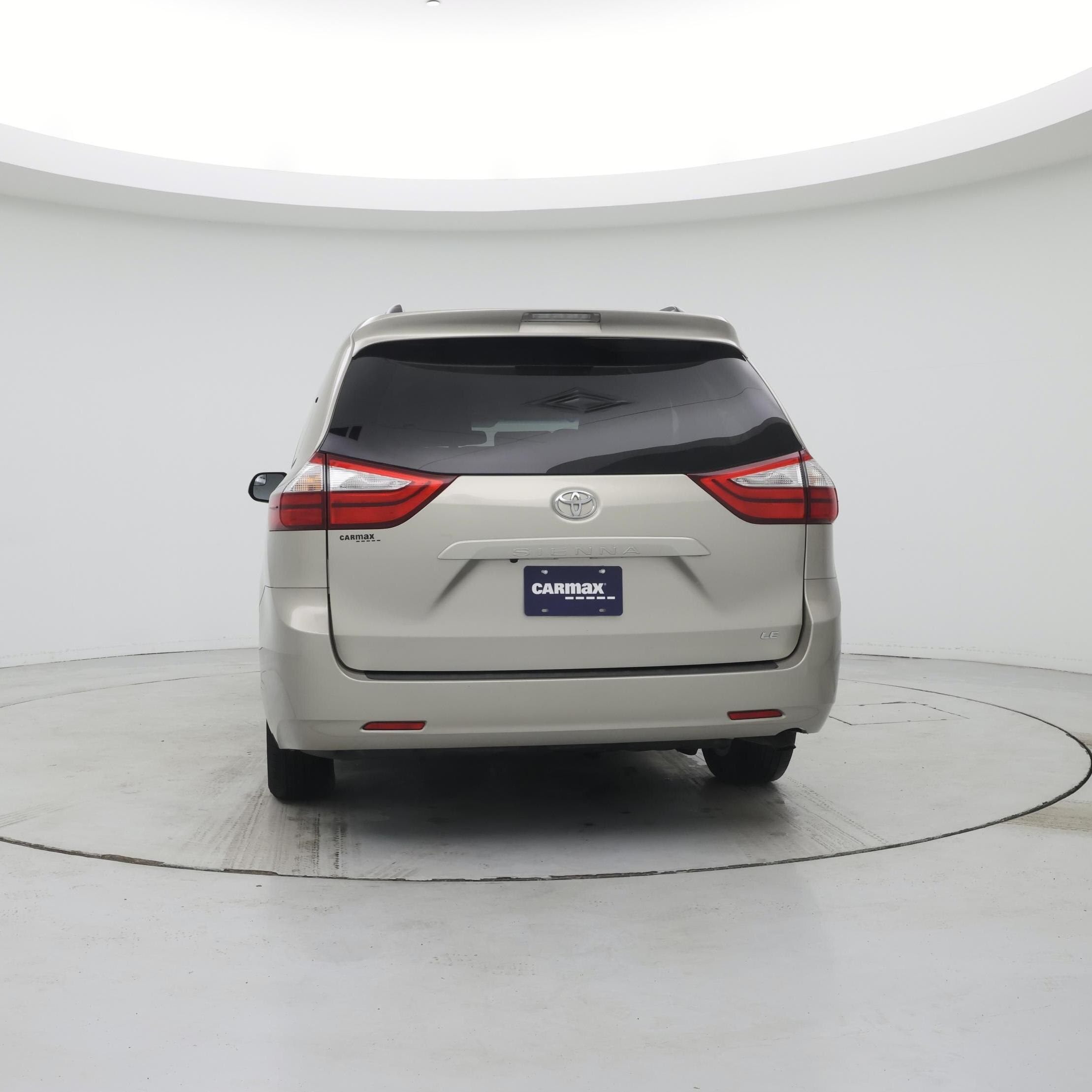 Thumbnail: 2016 Toyota Sienna - 6