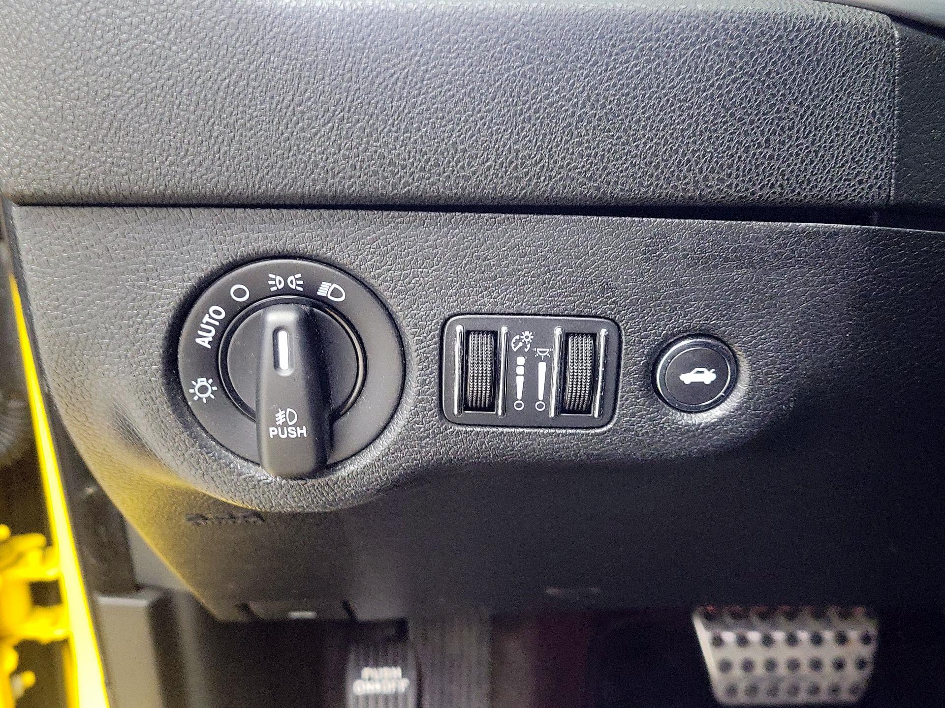 Thumbnail: 2017 Dodge Charger - 13