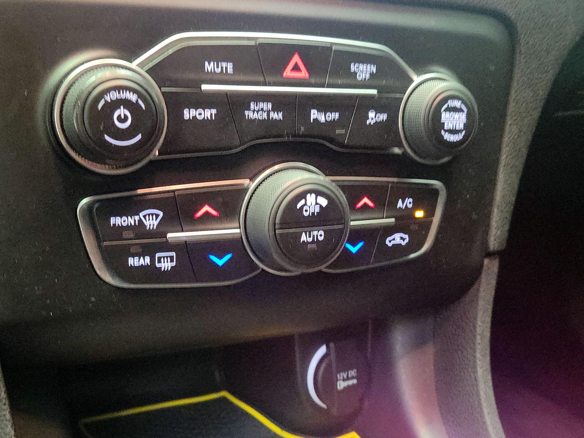 Thumbnail: 2017 Dodge Charger - 17