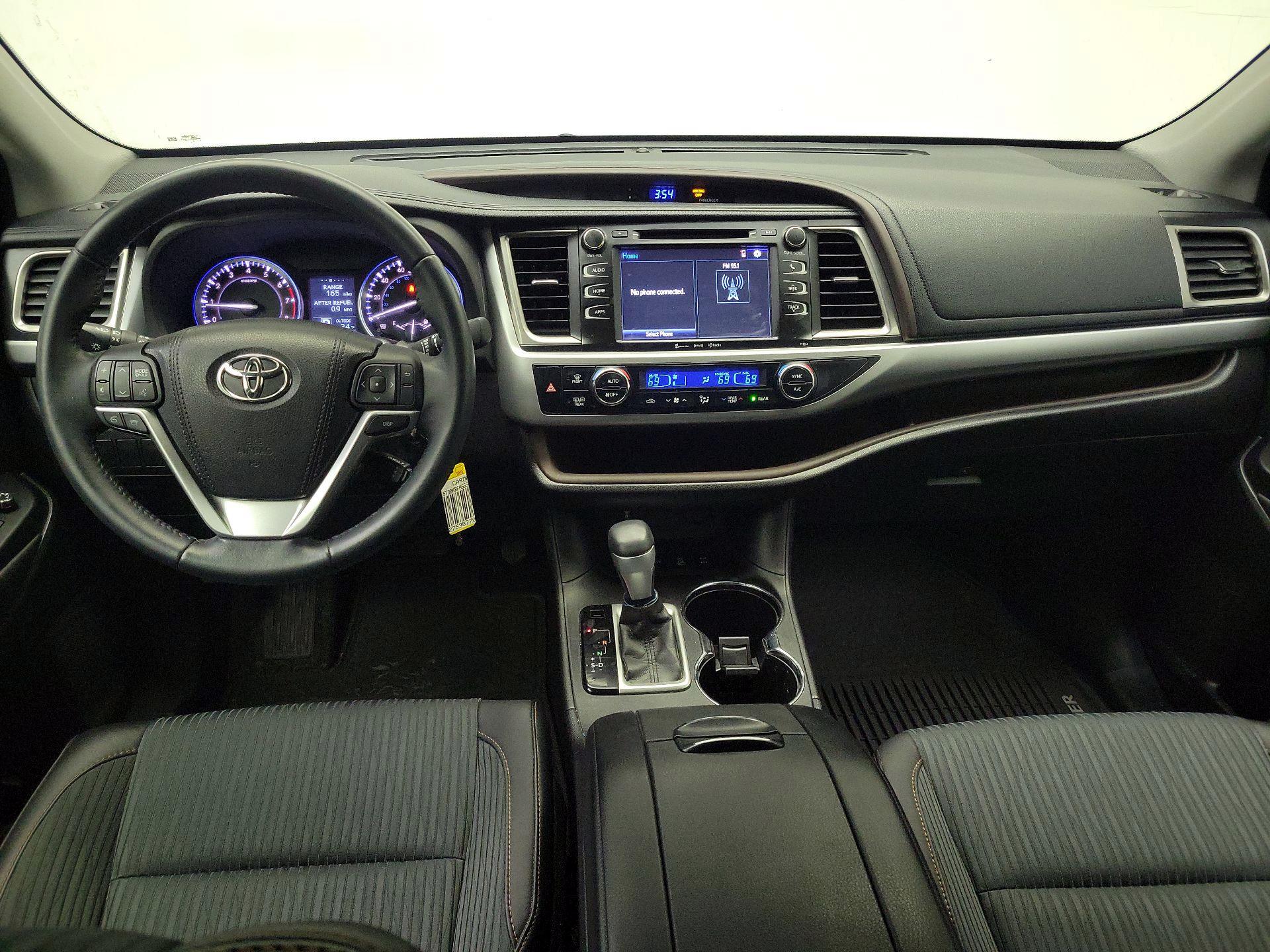 Thumbnail: 2016 Toyota Highlander - 9