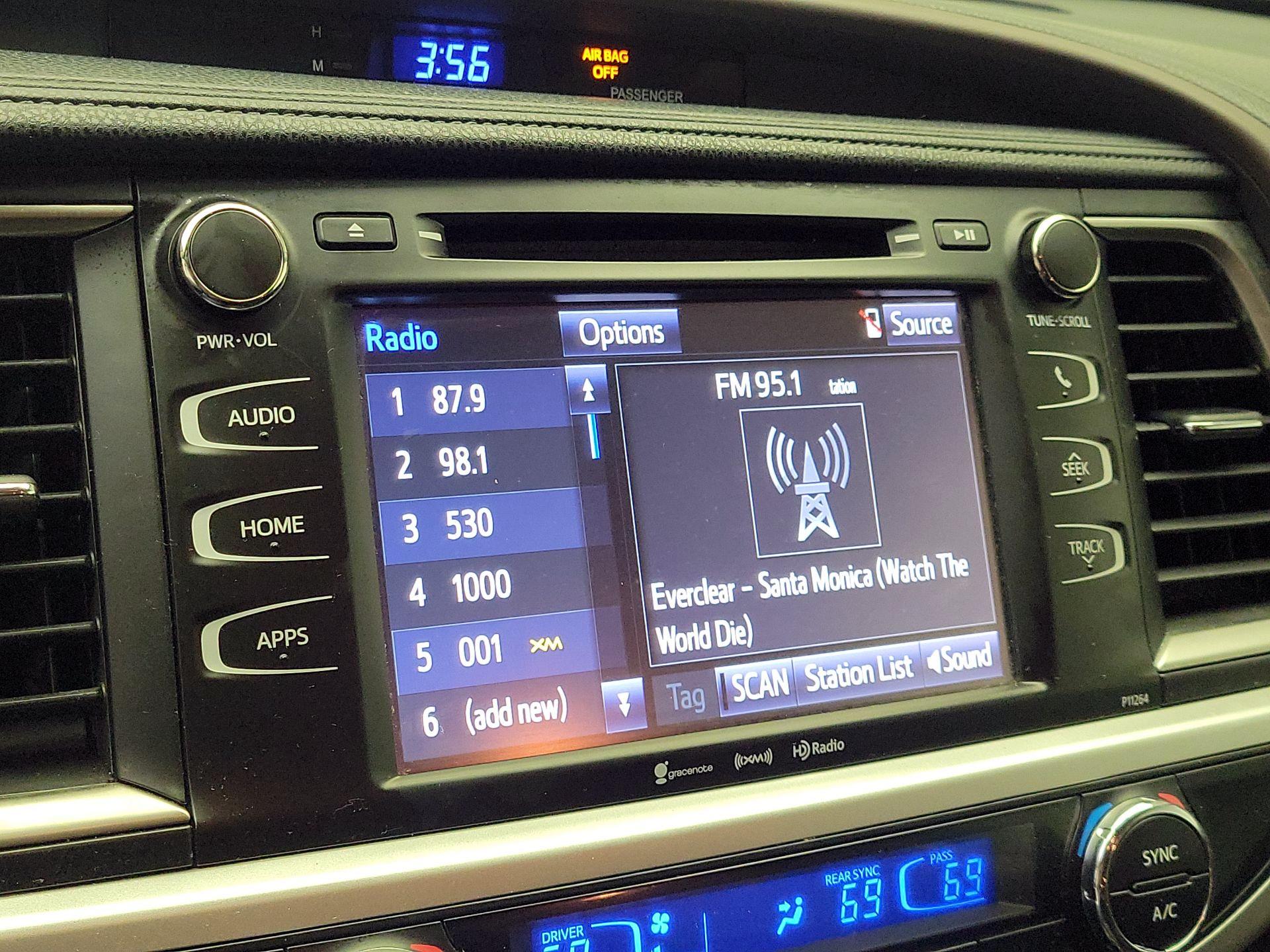 Thumbnail: 2016 Toyota Highlander - 15