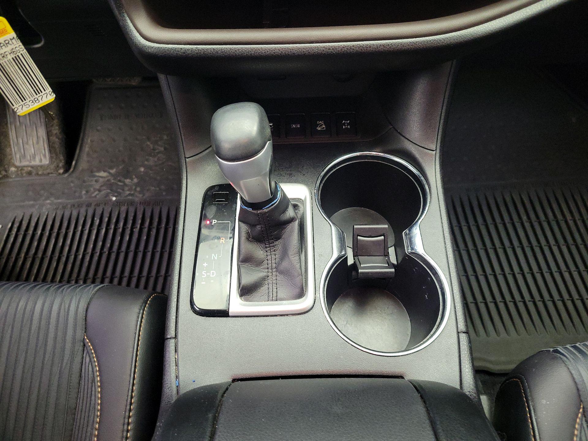 Thumbnail: 2016 Toyota Highlander - 17