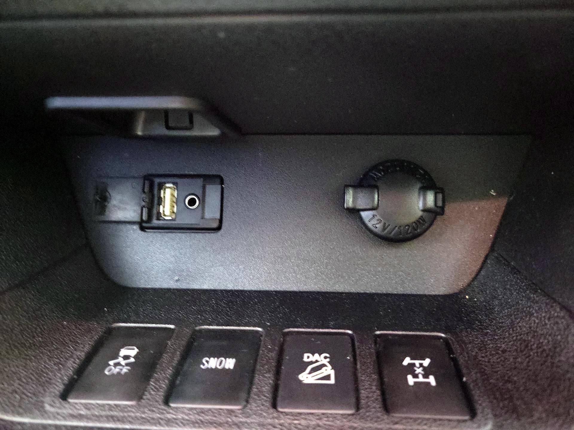 Thumbnail: 2016 Toyota Highlander - 18