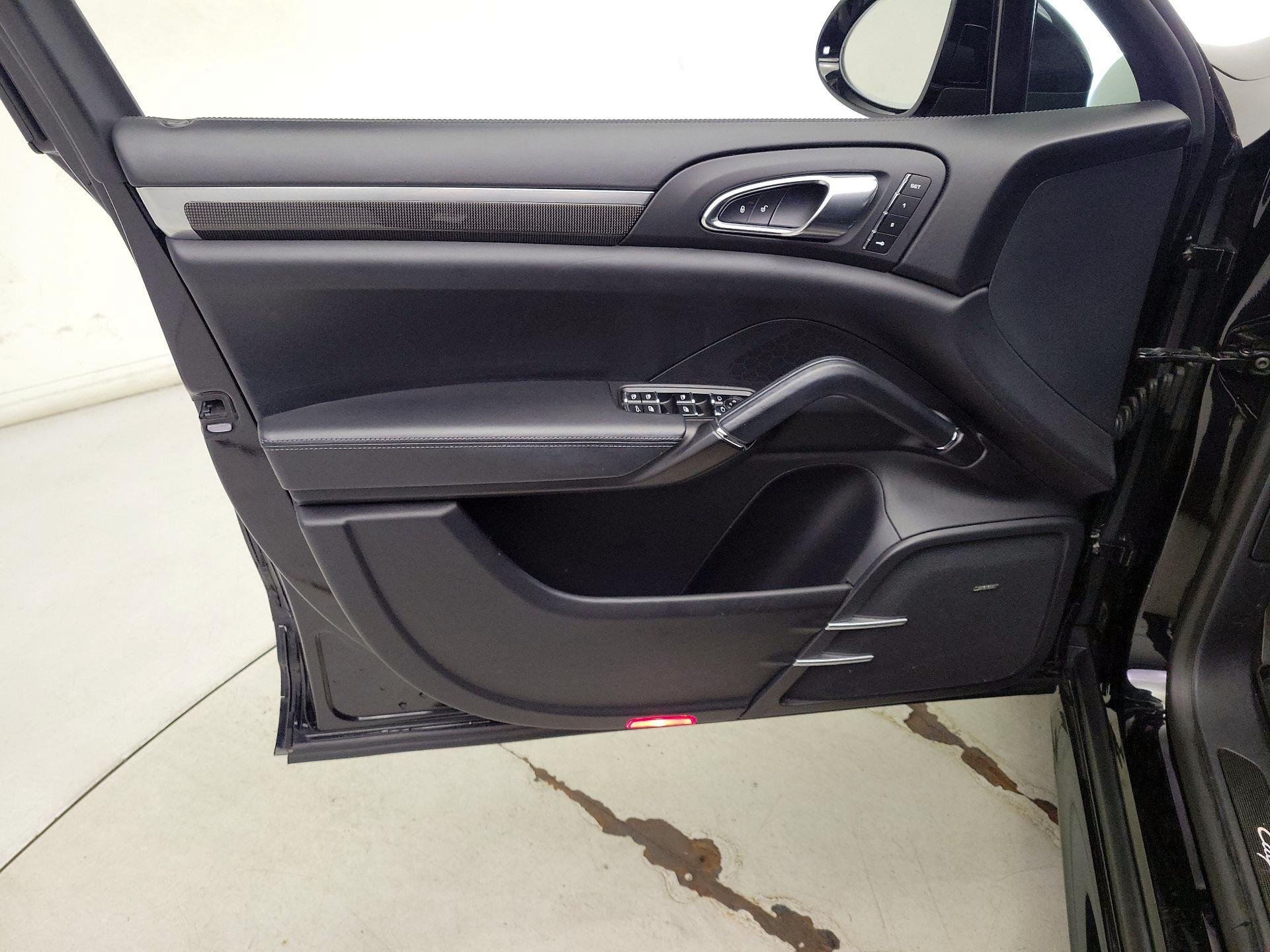 Thumbnail: 2017 Porsche Cayenne - 12