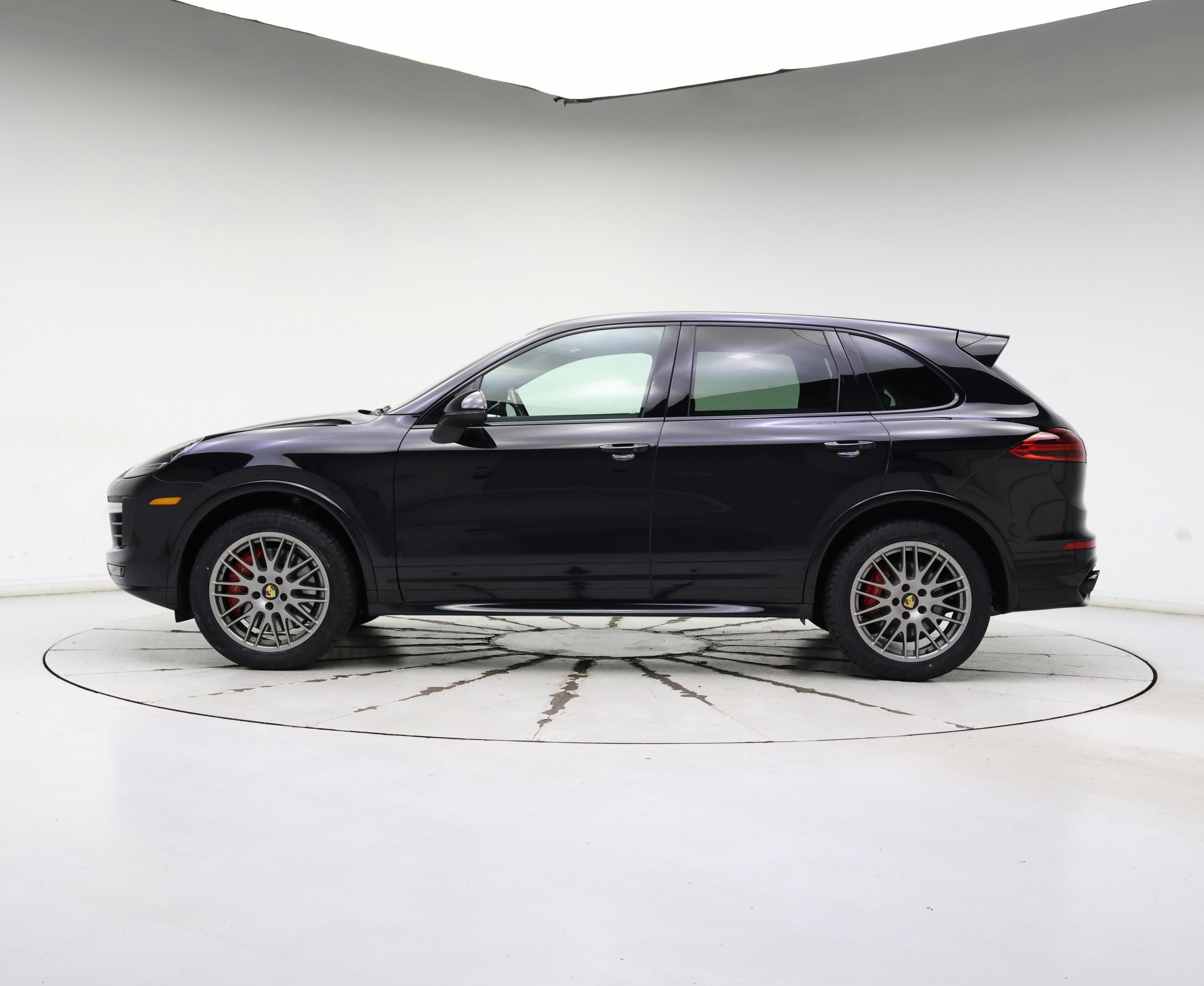 Thumbnail: 2017 Porsche Cayenne - 3