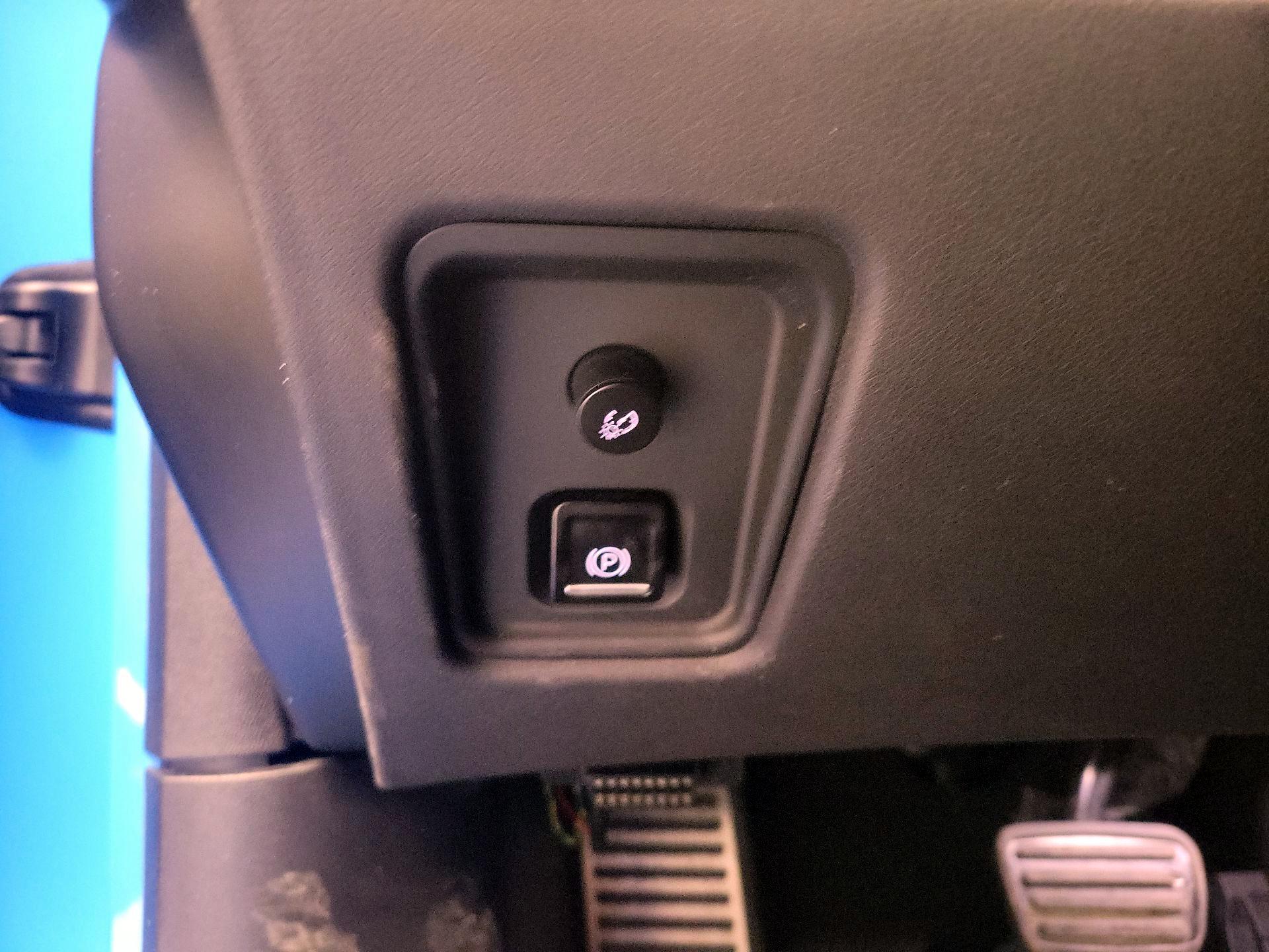 Thumbnail: 2021 Chevrolet Corvette - 13