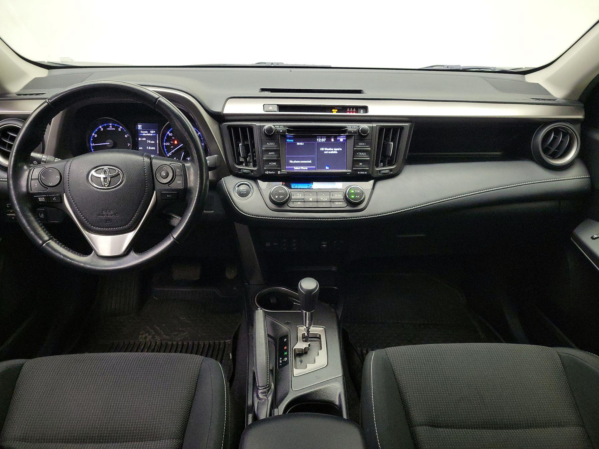 Thumbnail: 2018 Toyota RAV4 - 9