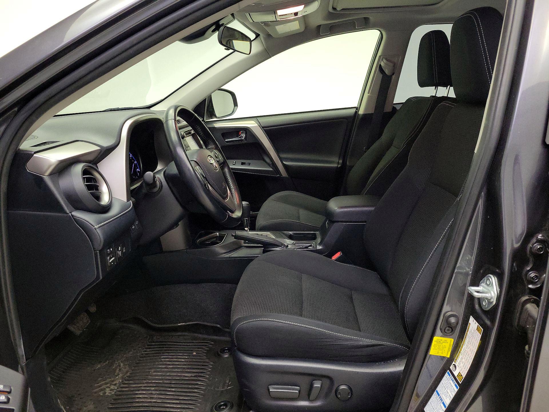 Thumbnail: 2018 Toyota RAV4 - 11