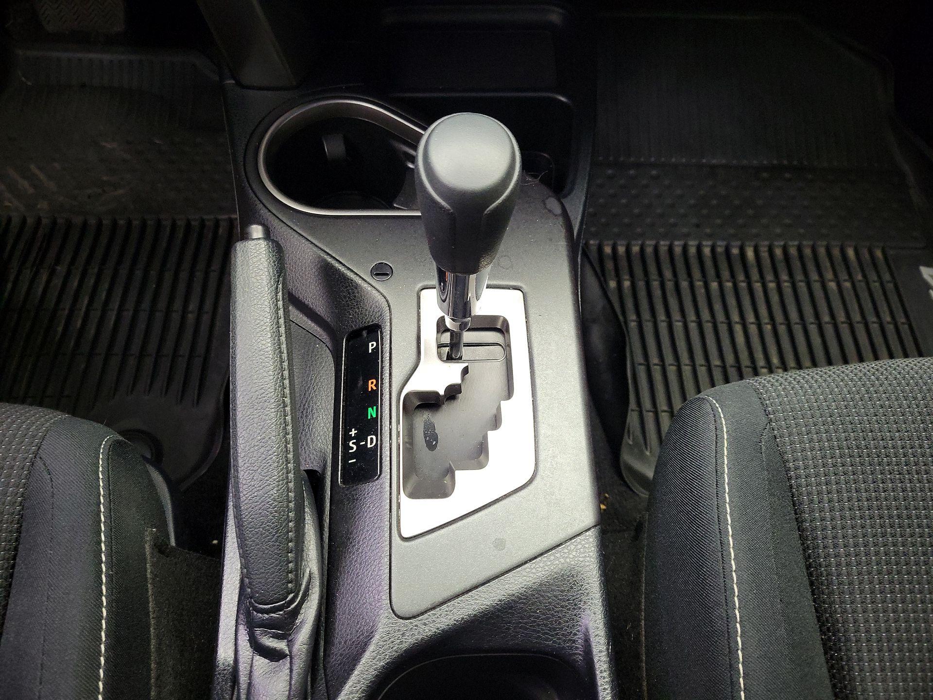 Thumbnail: 2018 Toyota RAV4 - 17