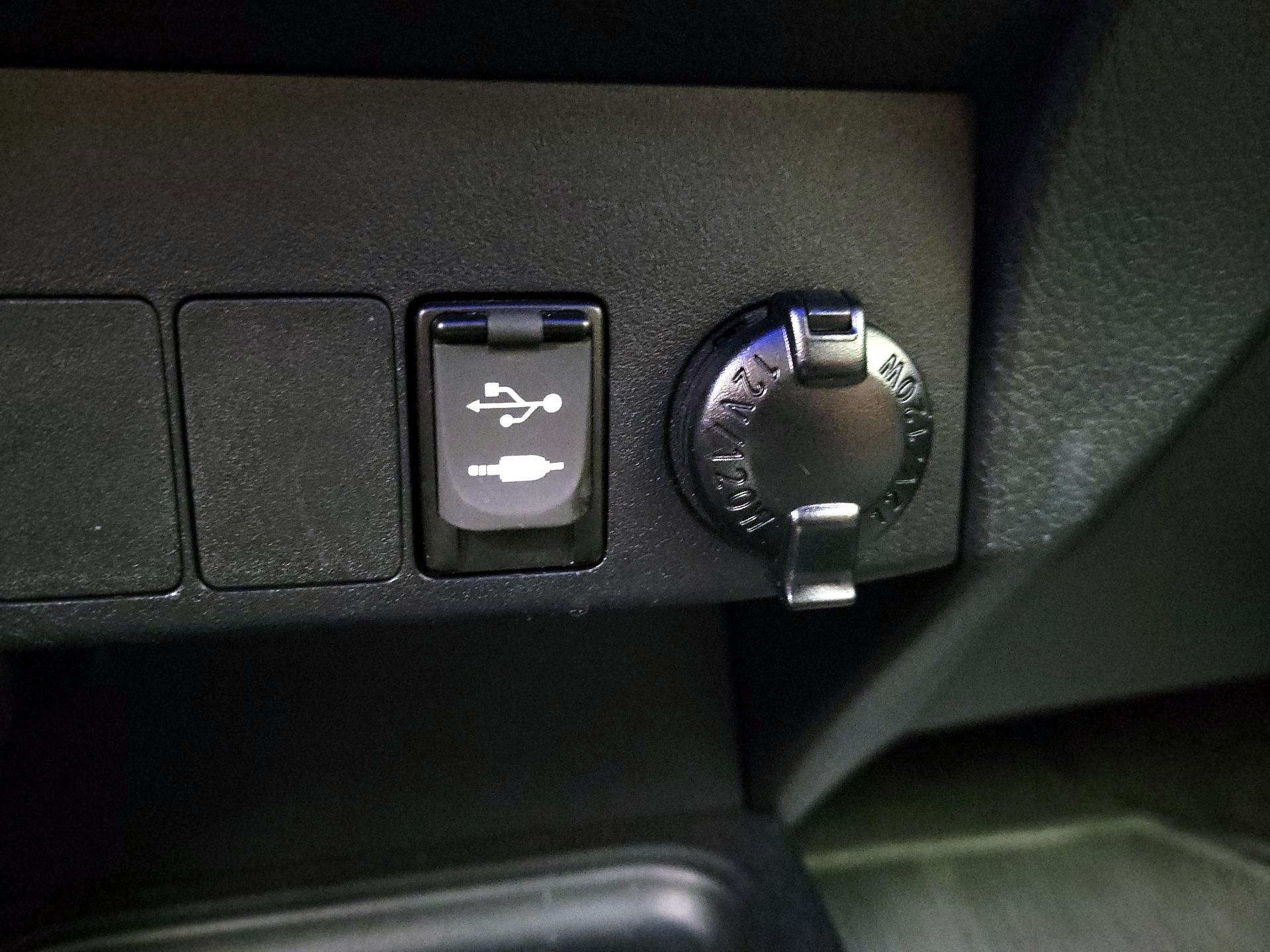 Thumbnail: 2018 Toyota RAV4 - 18