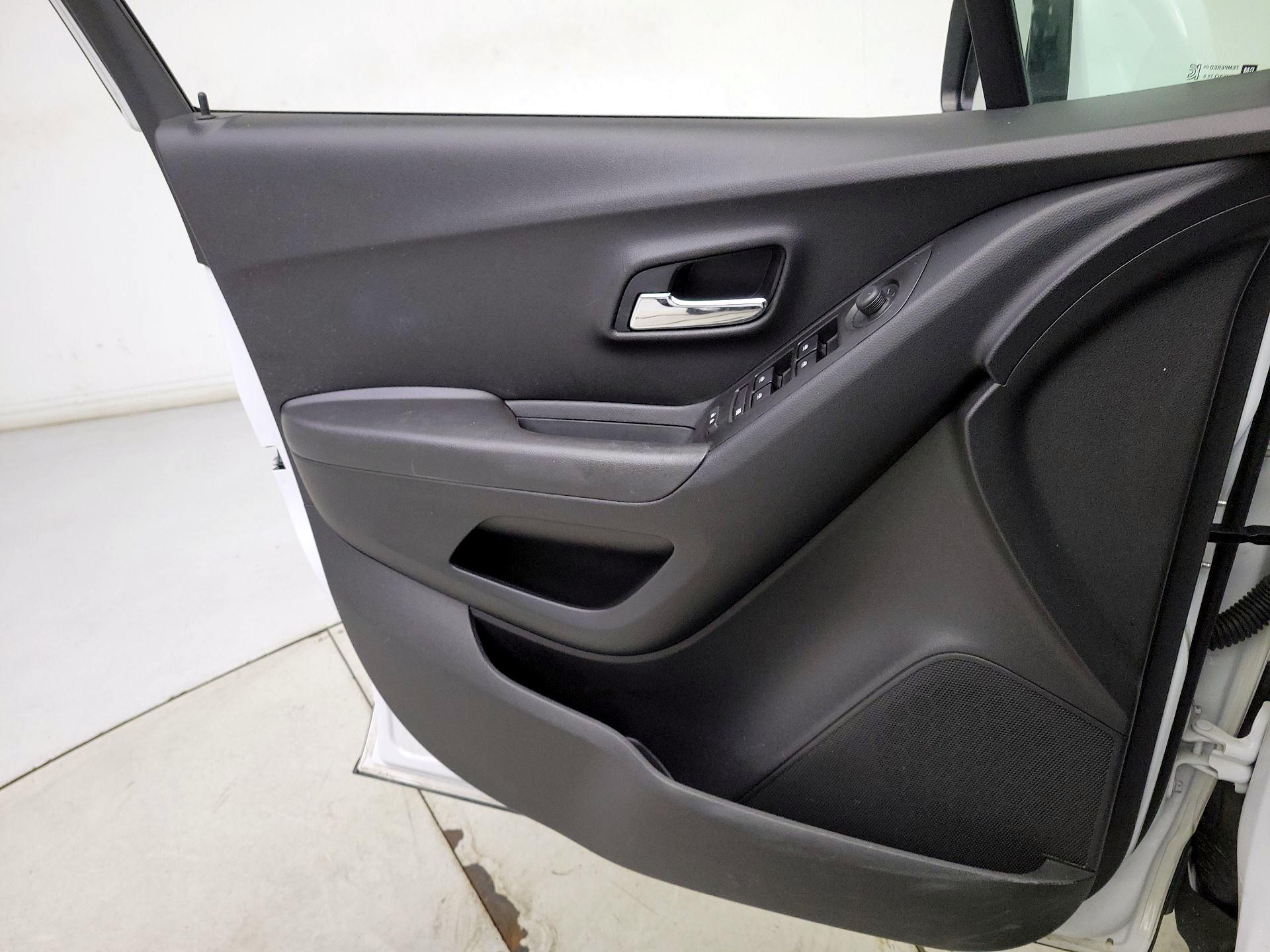 Thumbnail: 2020 Chevrolet Trax - 12