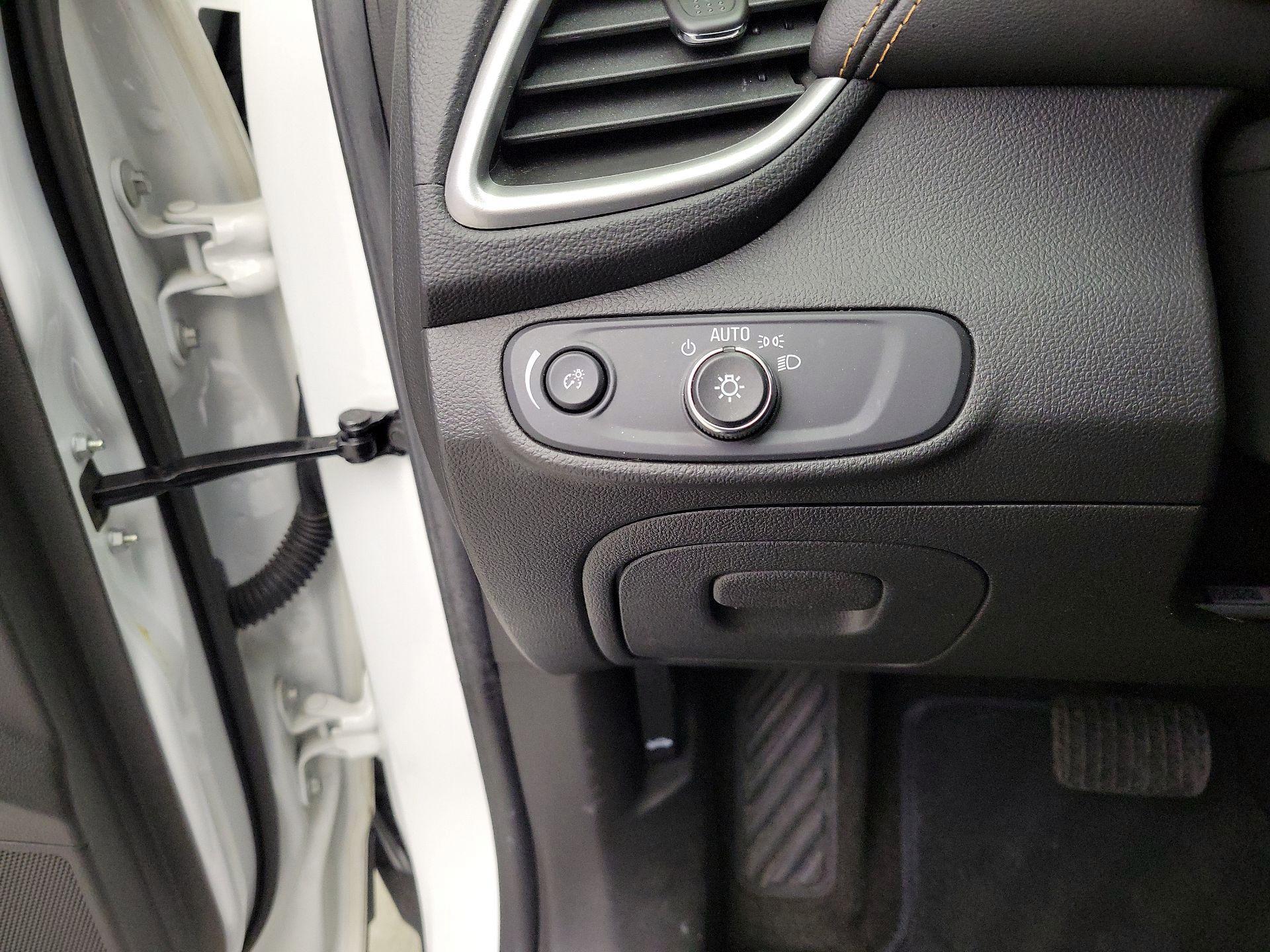 Thumbnail: 2020 Chevrolet Trax - 13