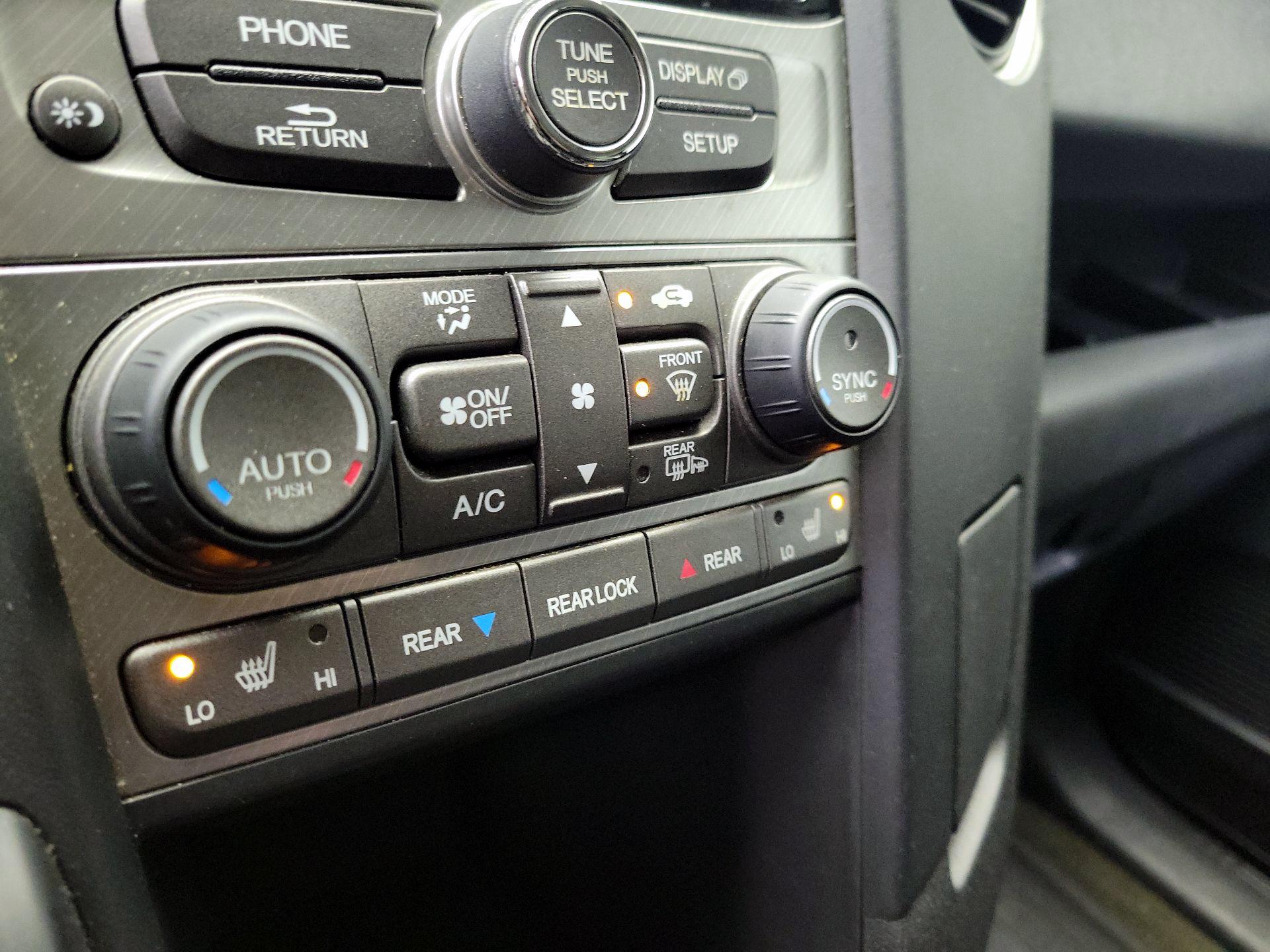 Thumbnail: 2015 Honda Pilot - 16